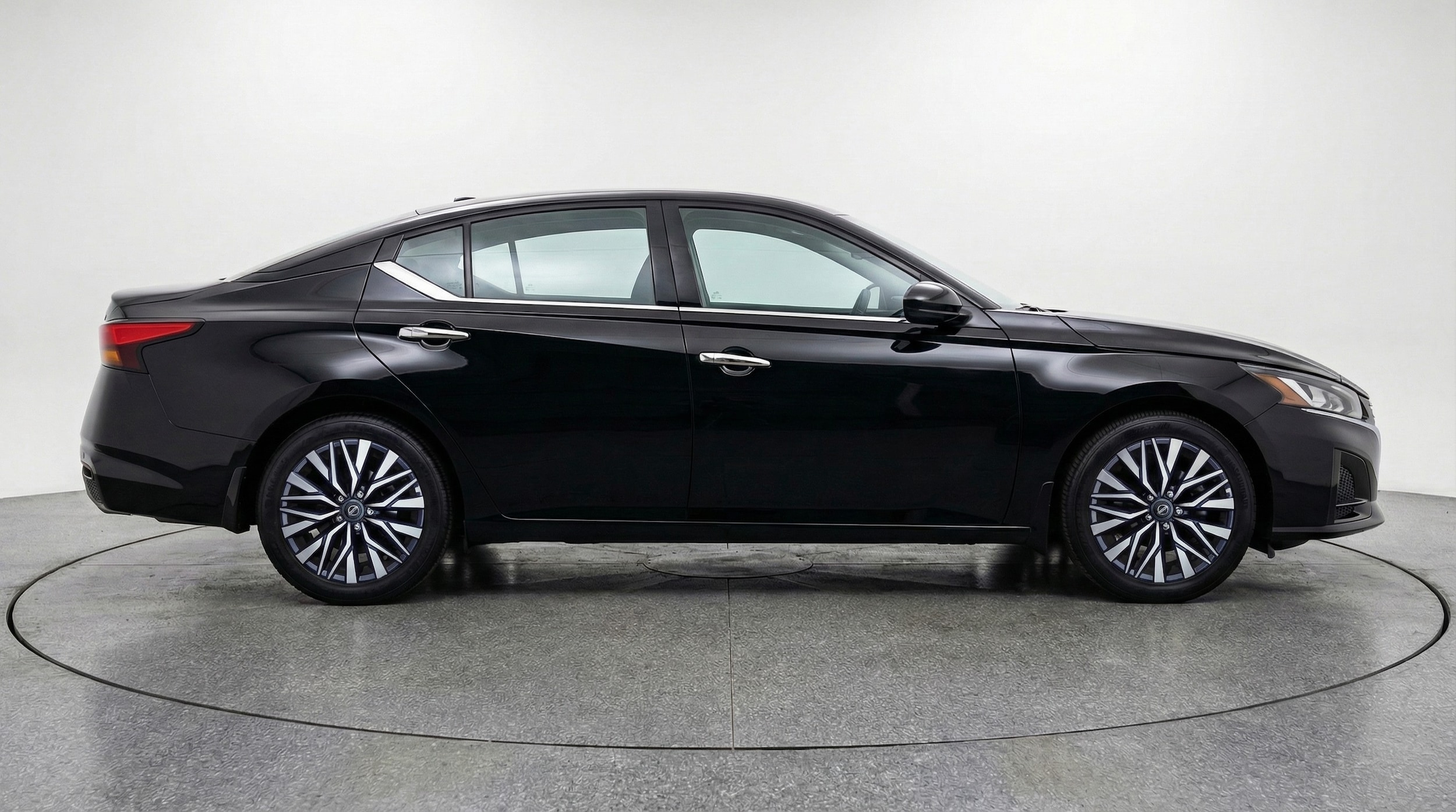 Thumbnail: 2025 Nissan Altima - 8