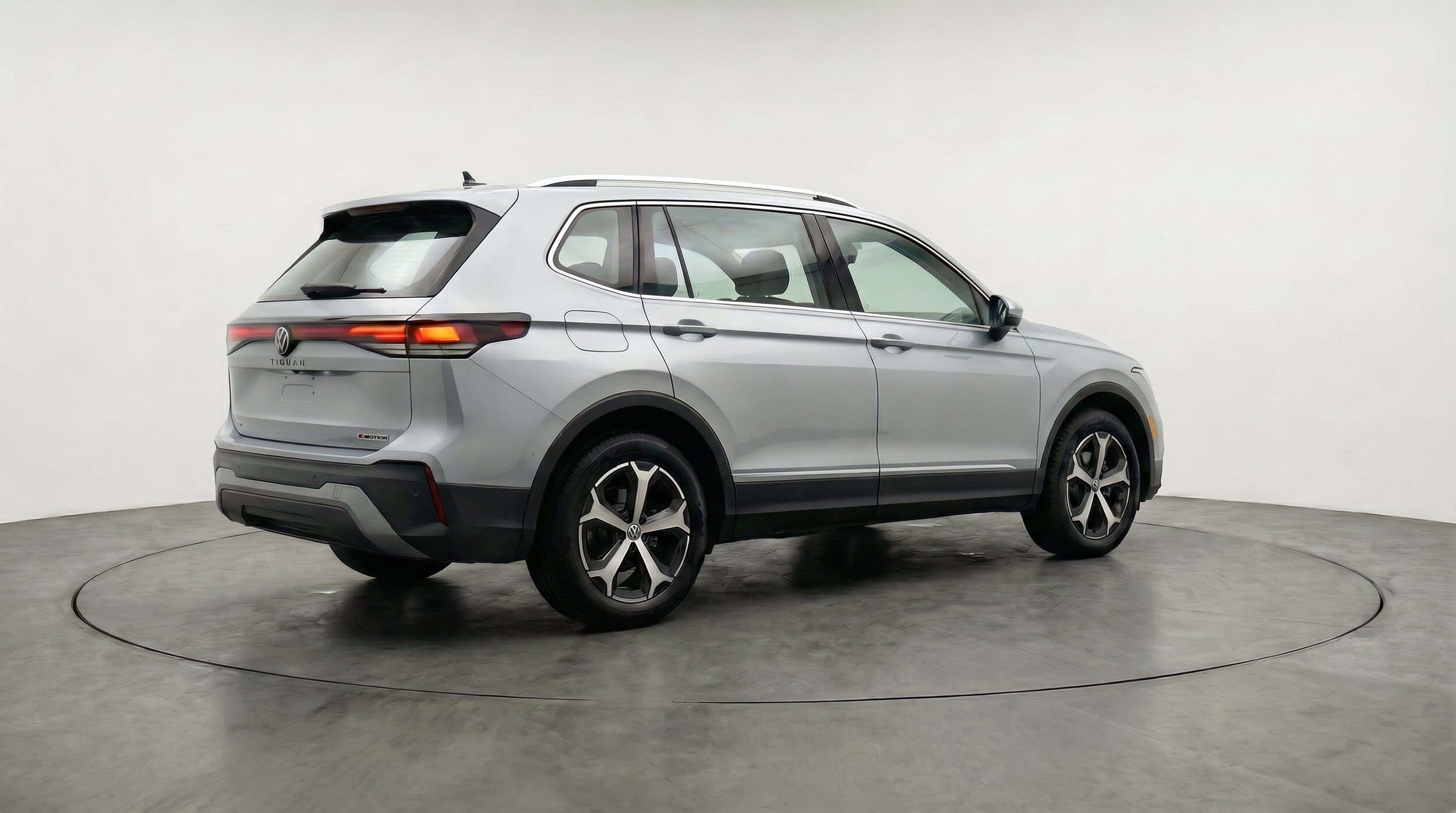 Thumbnail: 2026 Volkswagen Tiguan - 9