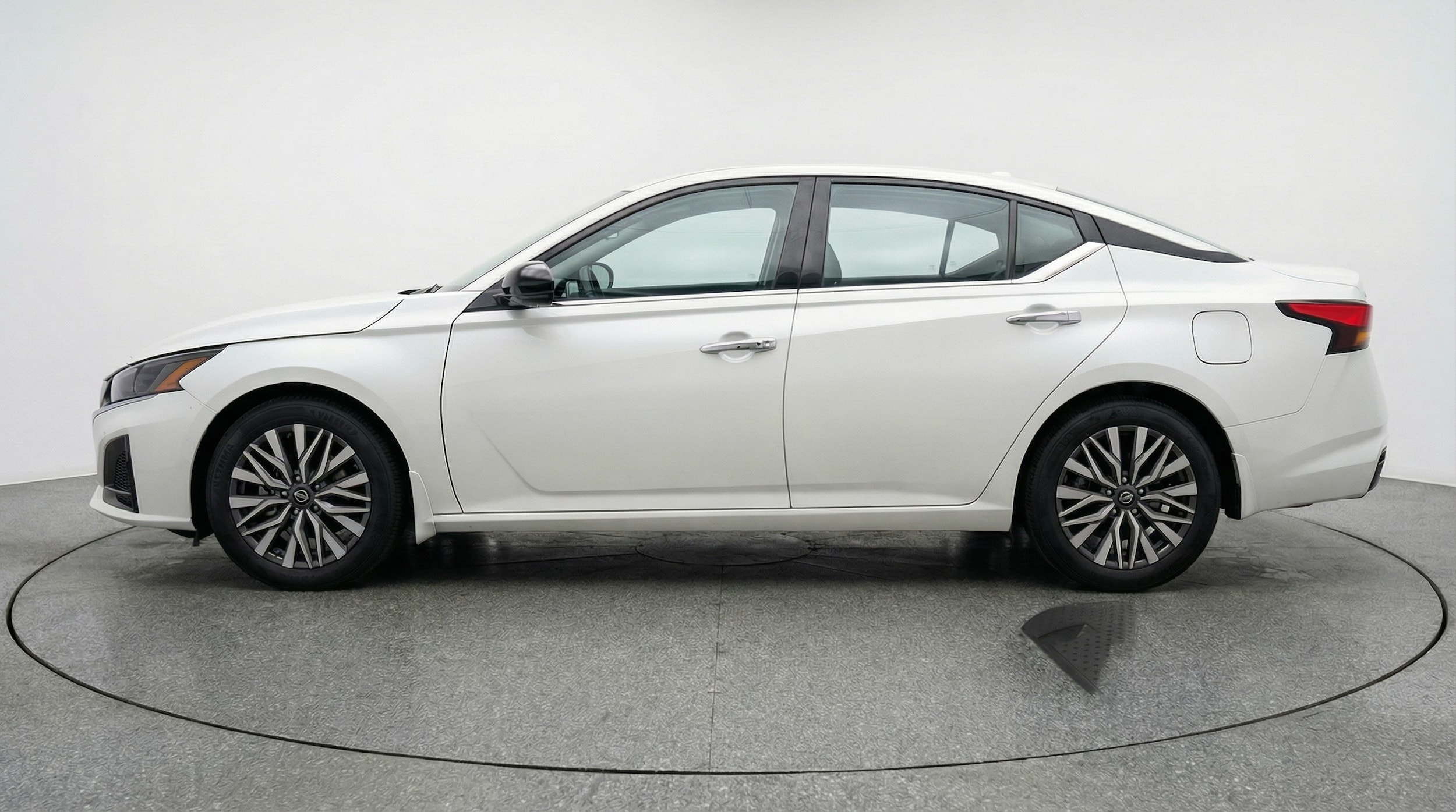 Thumbnail: 2025 Nissan Altima - 4