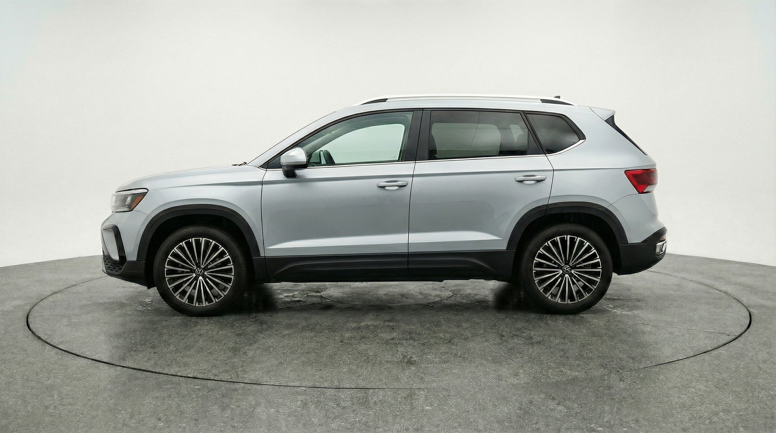 Thumbnail: 2025 Volkswagen Taos - 5