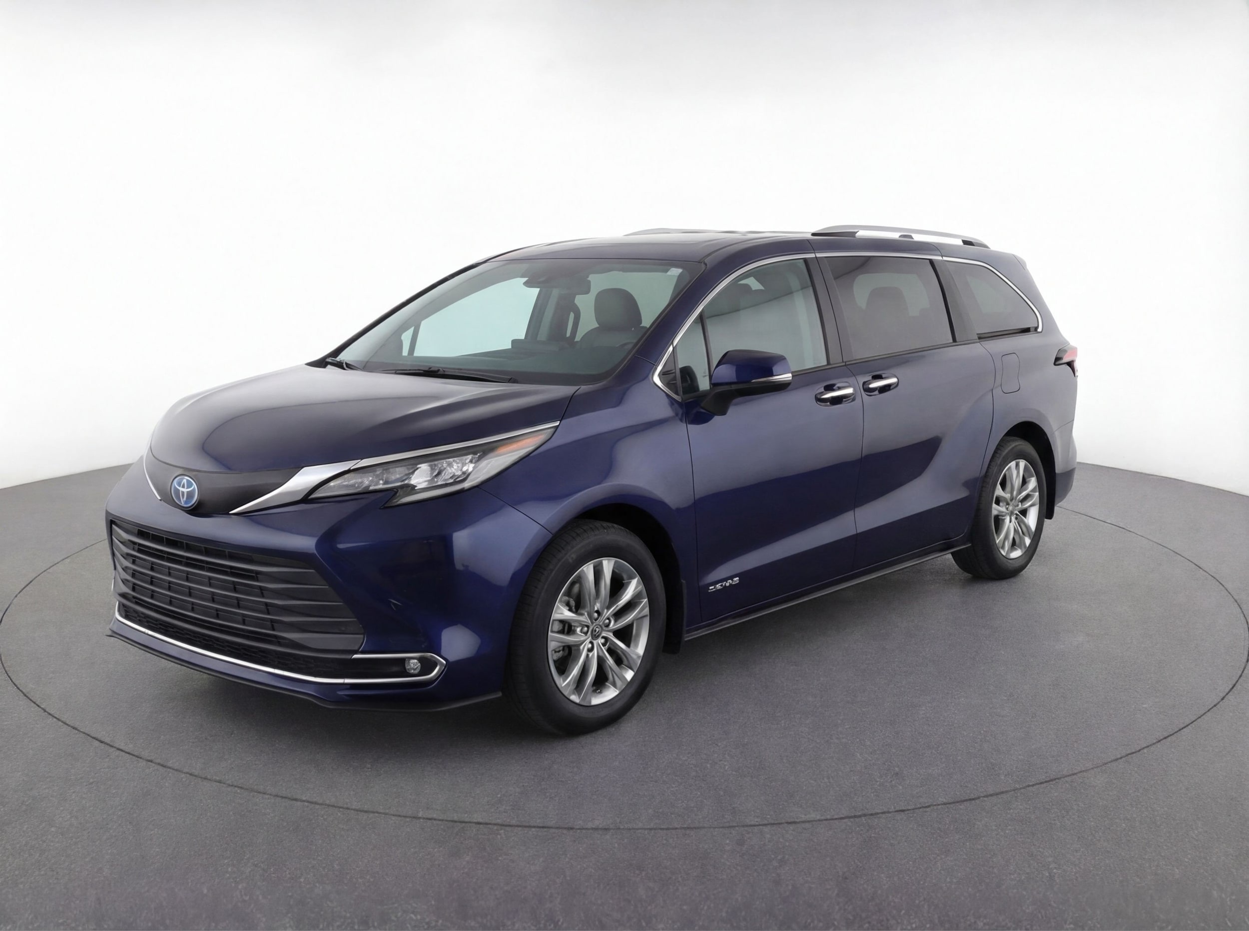 Thumbnail: 2024 Toyota Sienna - 3