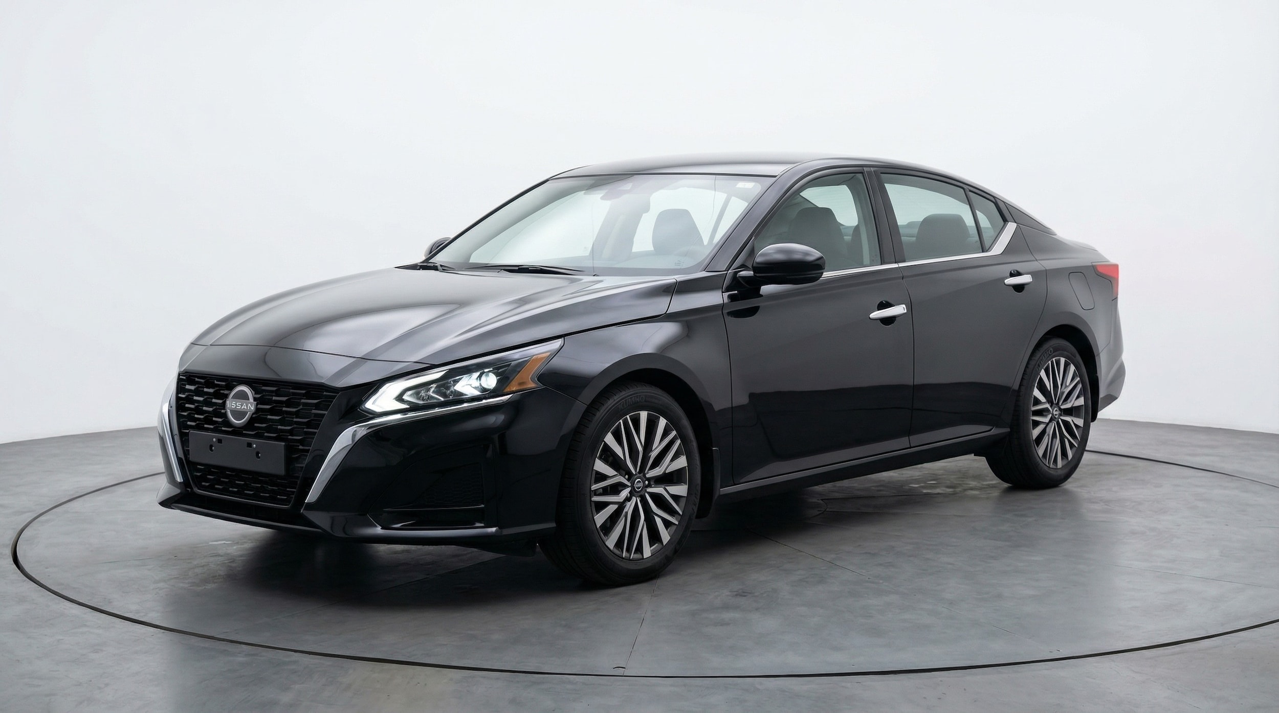 Thumbnail: 2025 Nissan Altima - 3