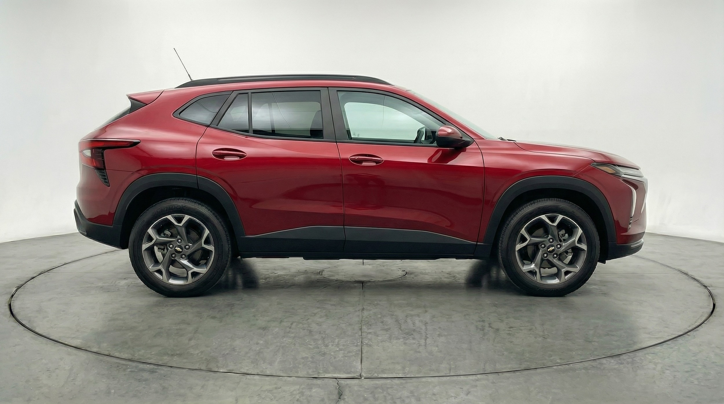 Thumbnail: 2025 Chevrolet Trax - 8