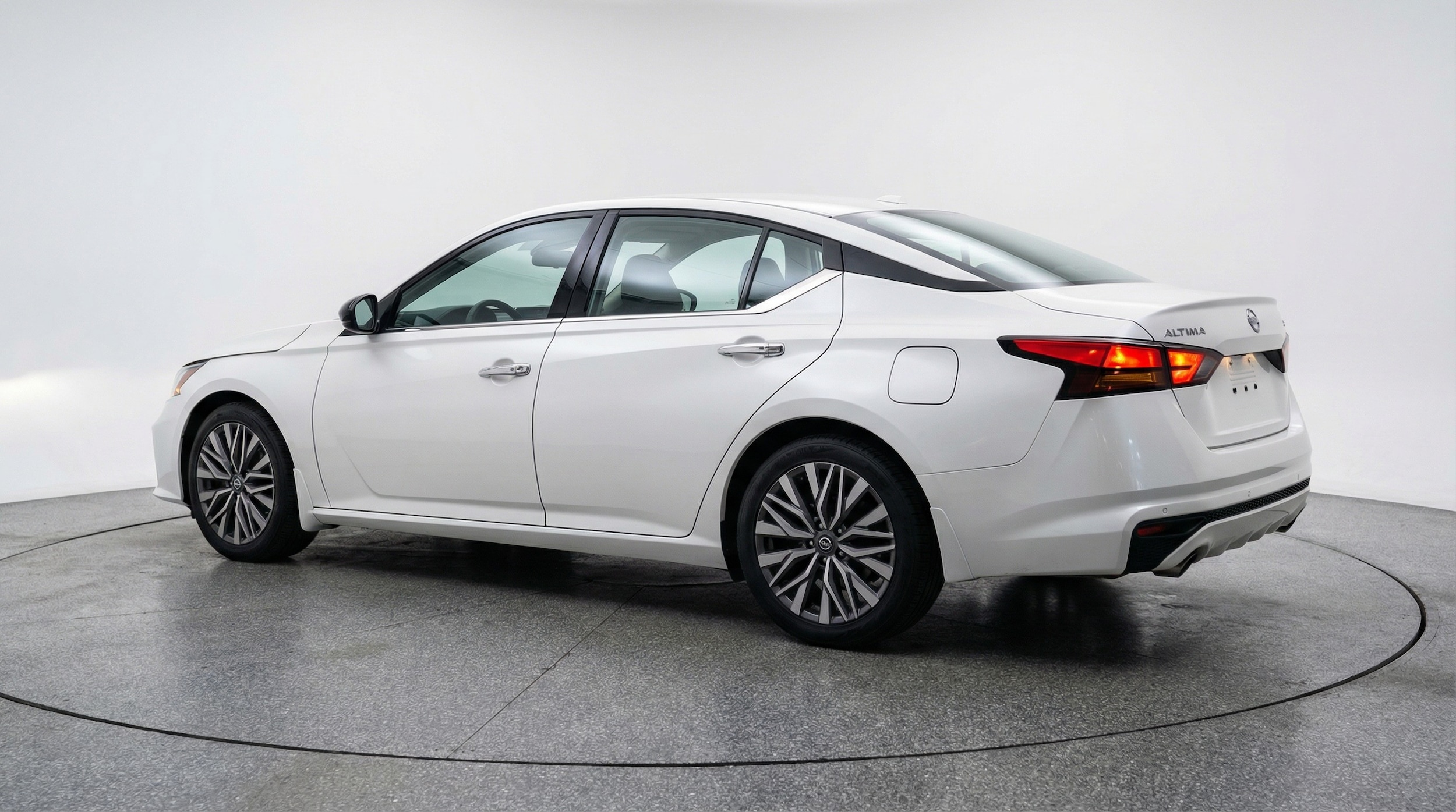 Thumbnail: 2025 Nissan Altima - 5