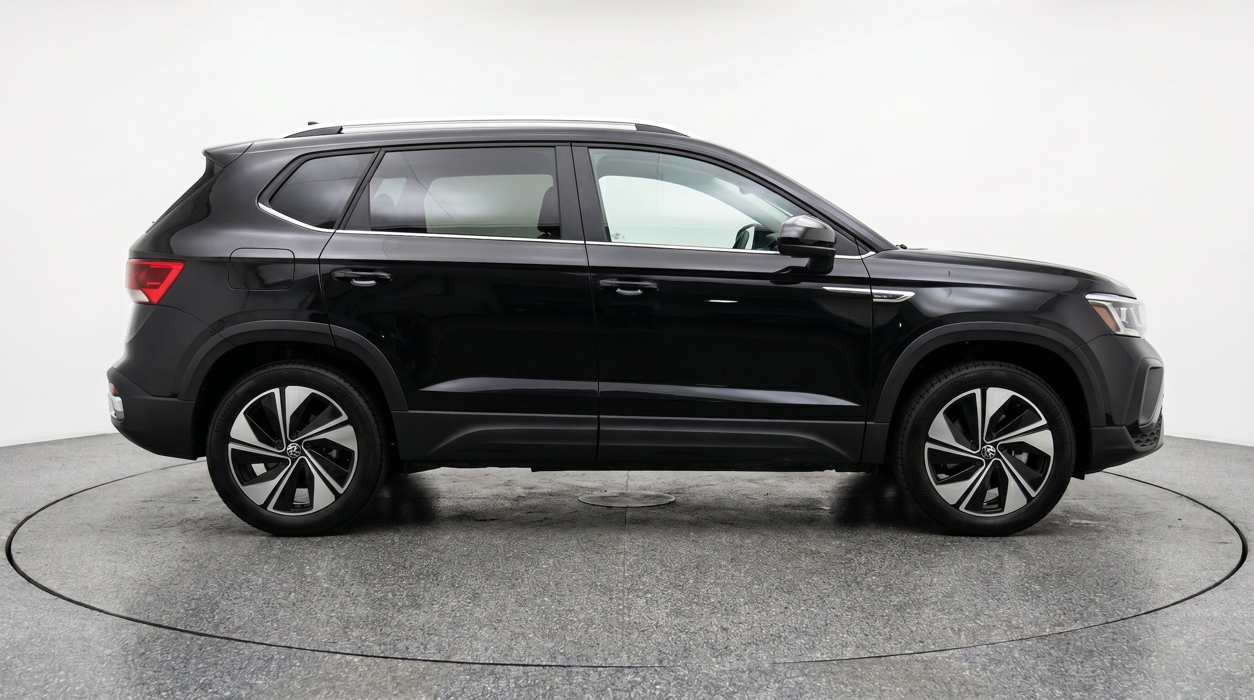 Thumbnail: 2025 Volkswagen Taos - 11