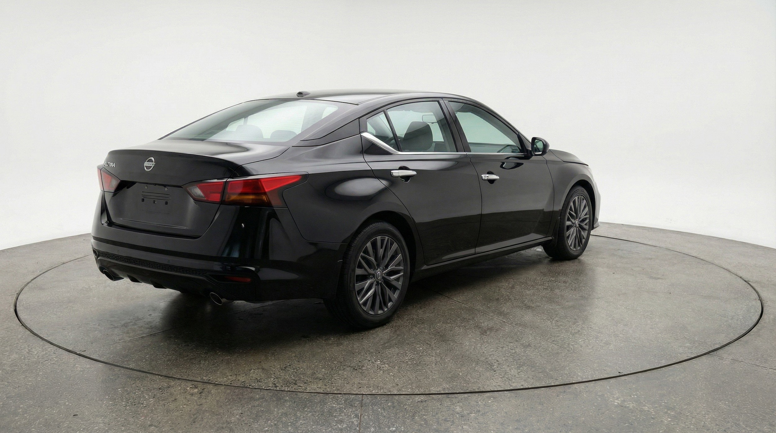 Thumbnail: 2025 Nissan Altima - 9