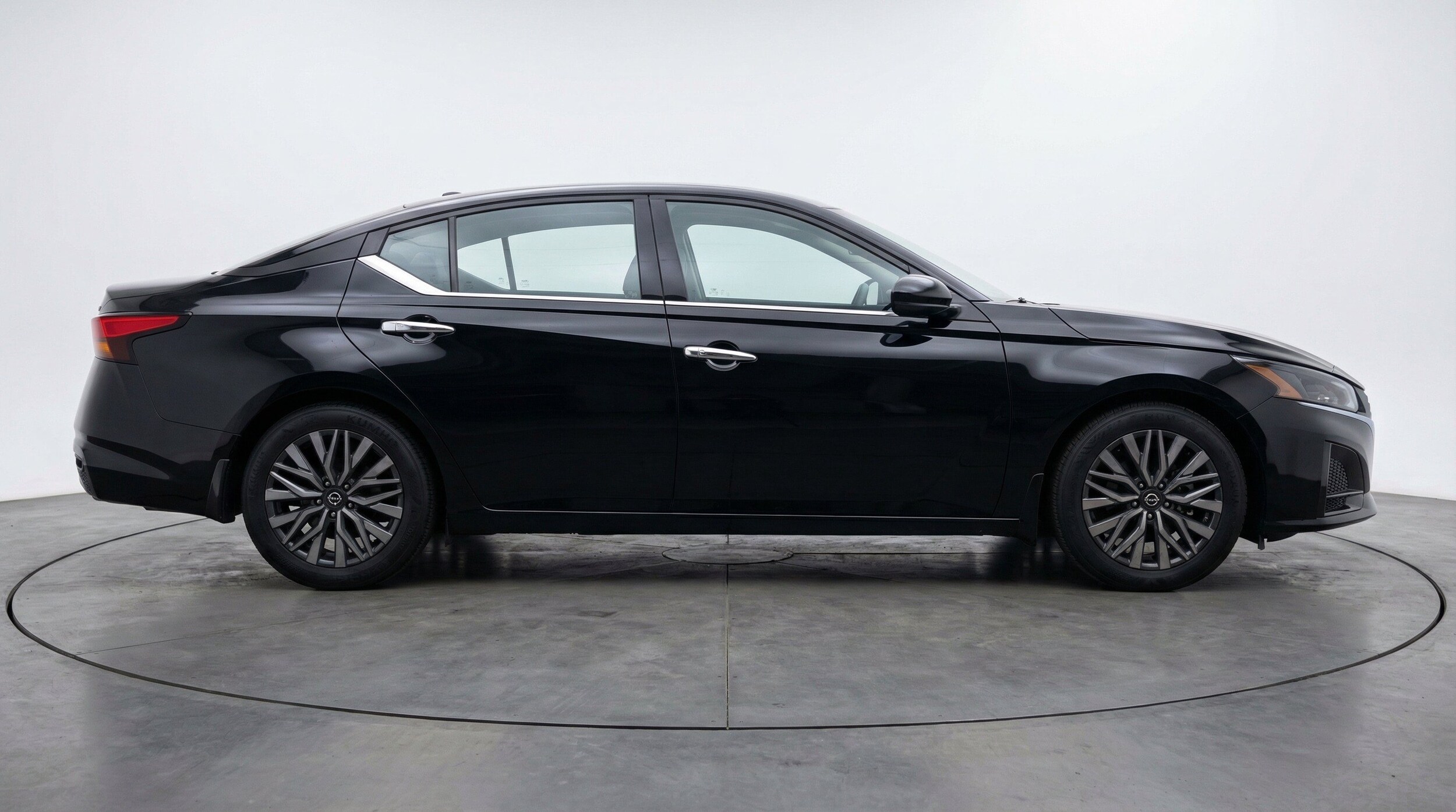 Thumbnail: 2025 Nissan Altima - 11
