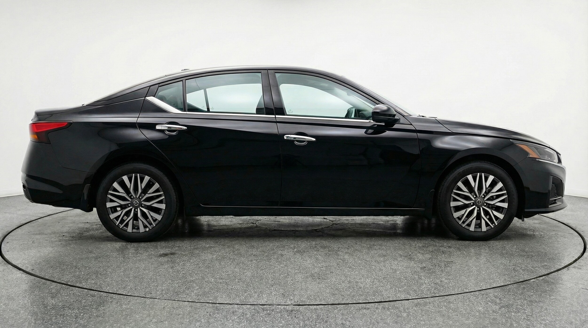 Thumbnail: 2025 Nissan Altima - 8