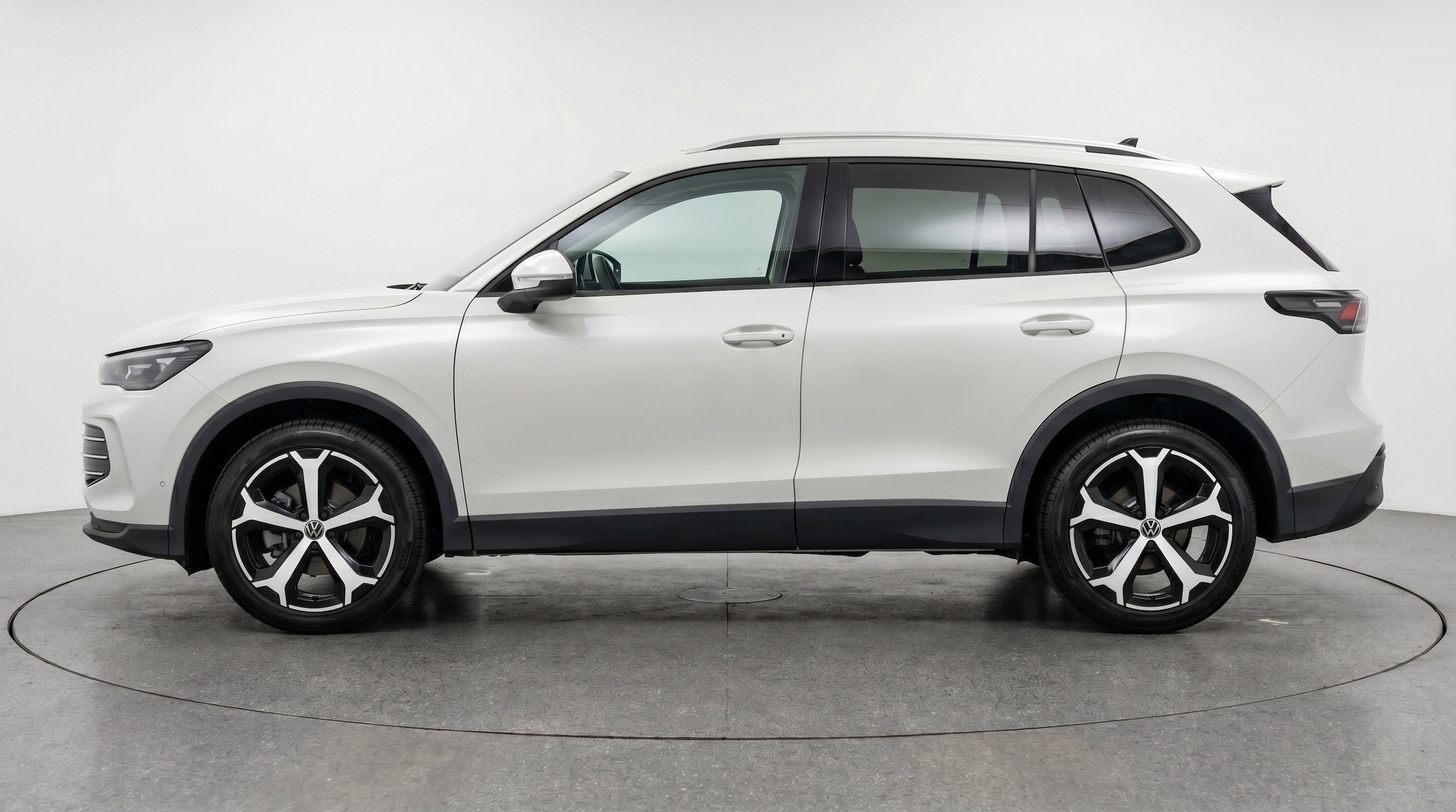 Thumbnail: 2026 Volkswagen Tiguan - 5