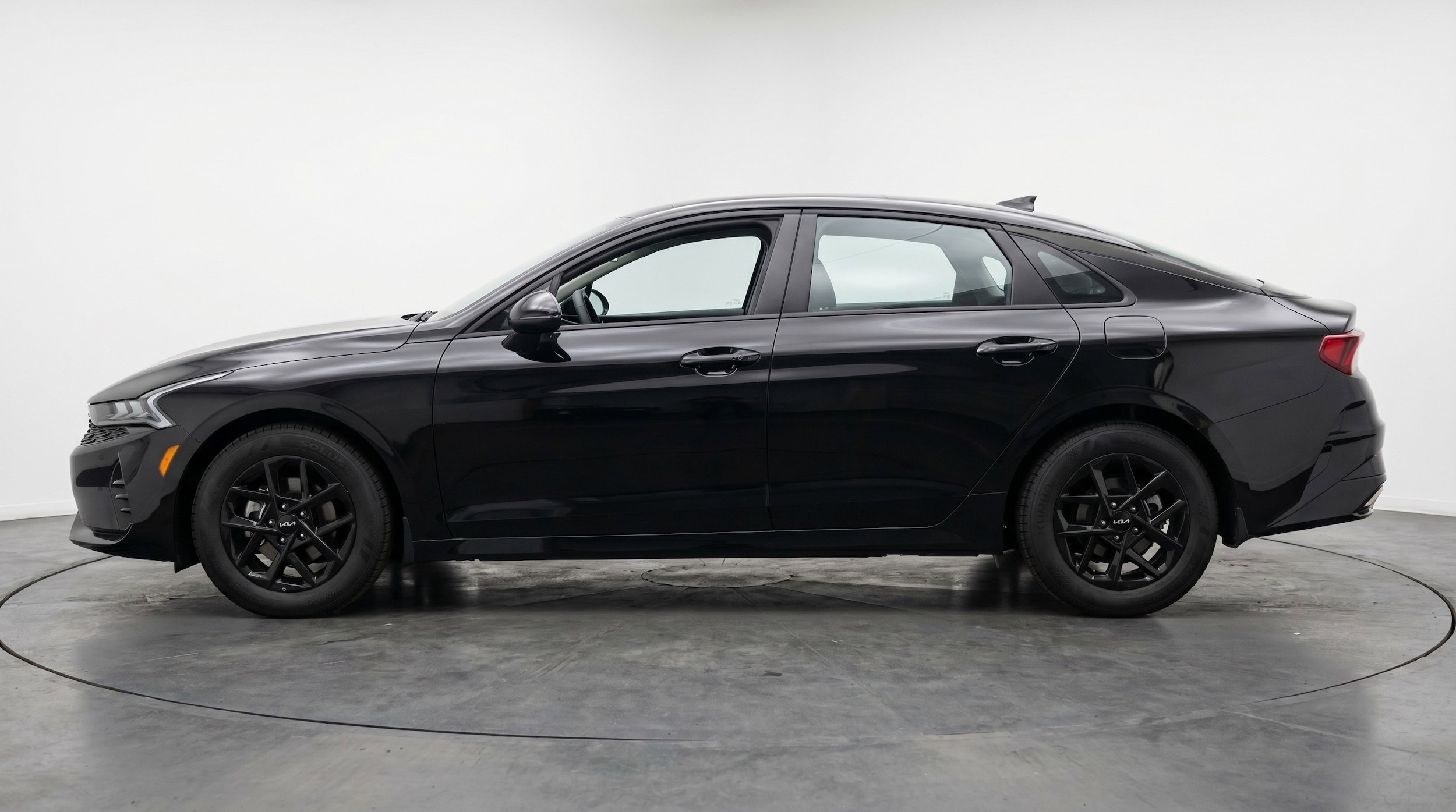 Thumbnail: 2025 Kia K5 - 5