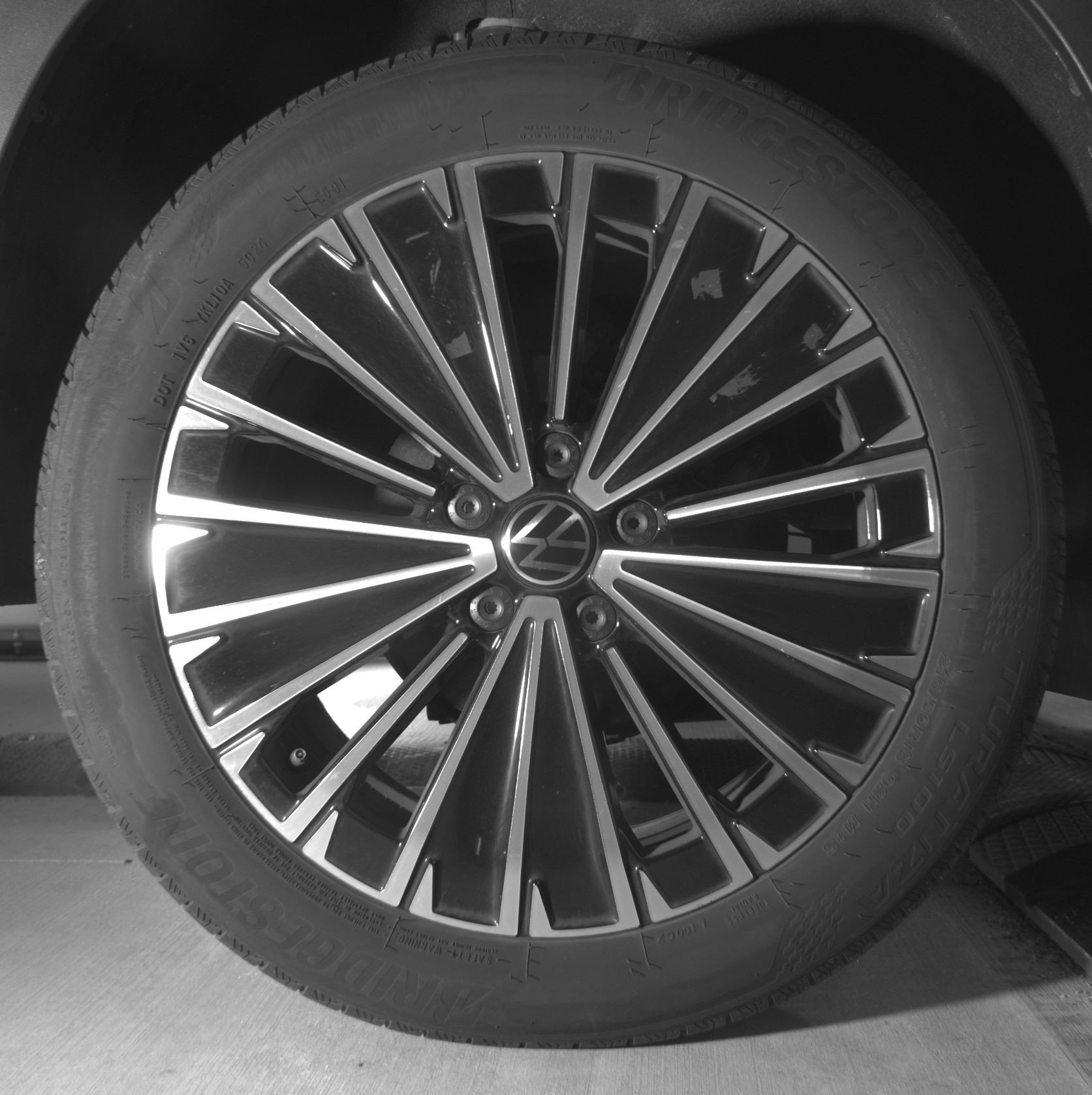 Thumbnail: 2025 Volkswagen Taos - 15