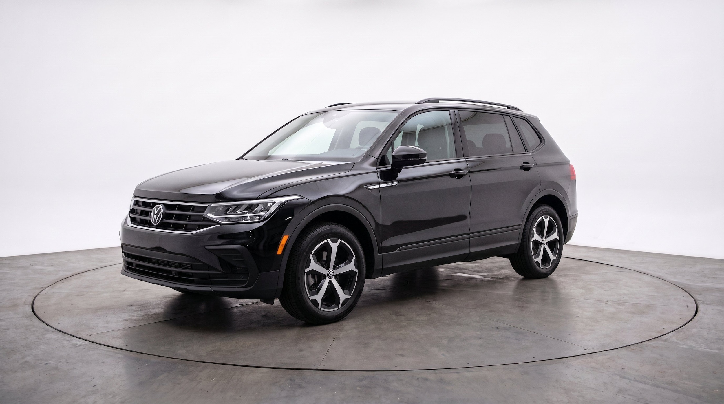 Thumbnail: 2026 Volkswagen Tiguan - 3