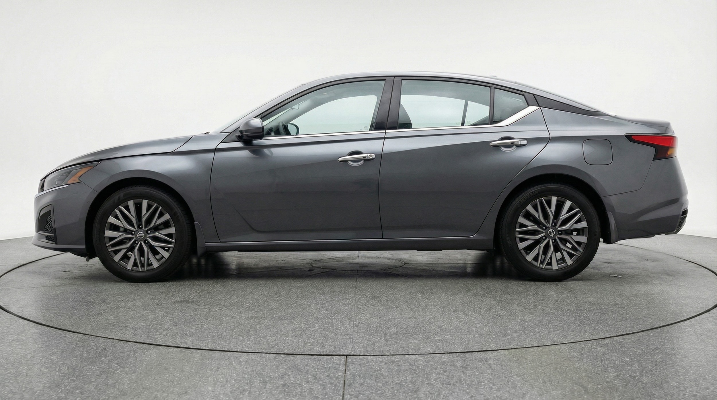 Thumbnail: 2025 Nissan Altima - 4