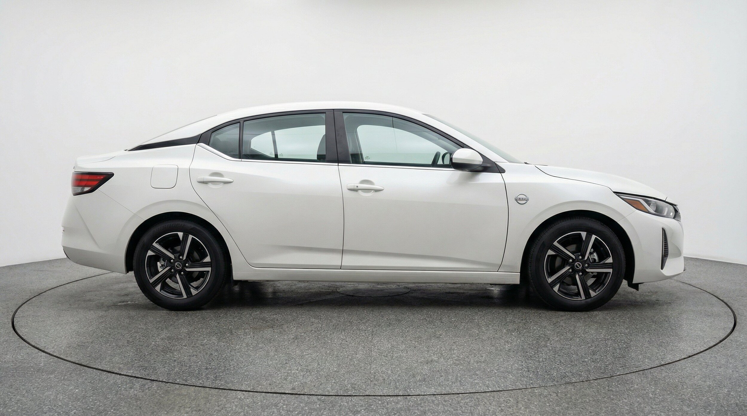 Thumbnail: 2025 Nissan Sentra - 10