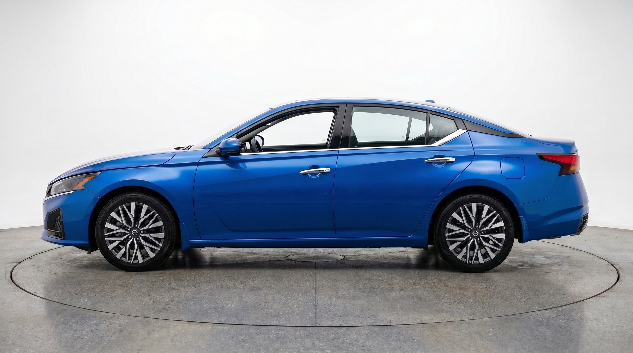 Thumbnail: 2025 Nissan Altima - 5