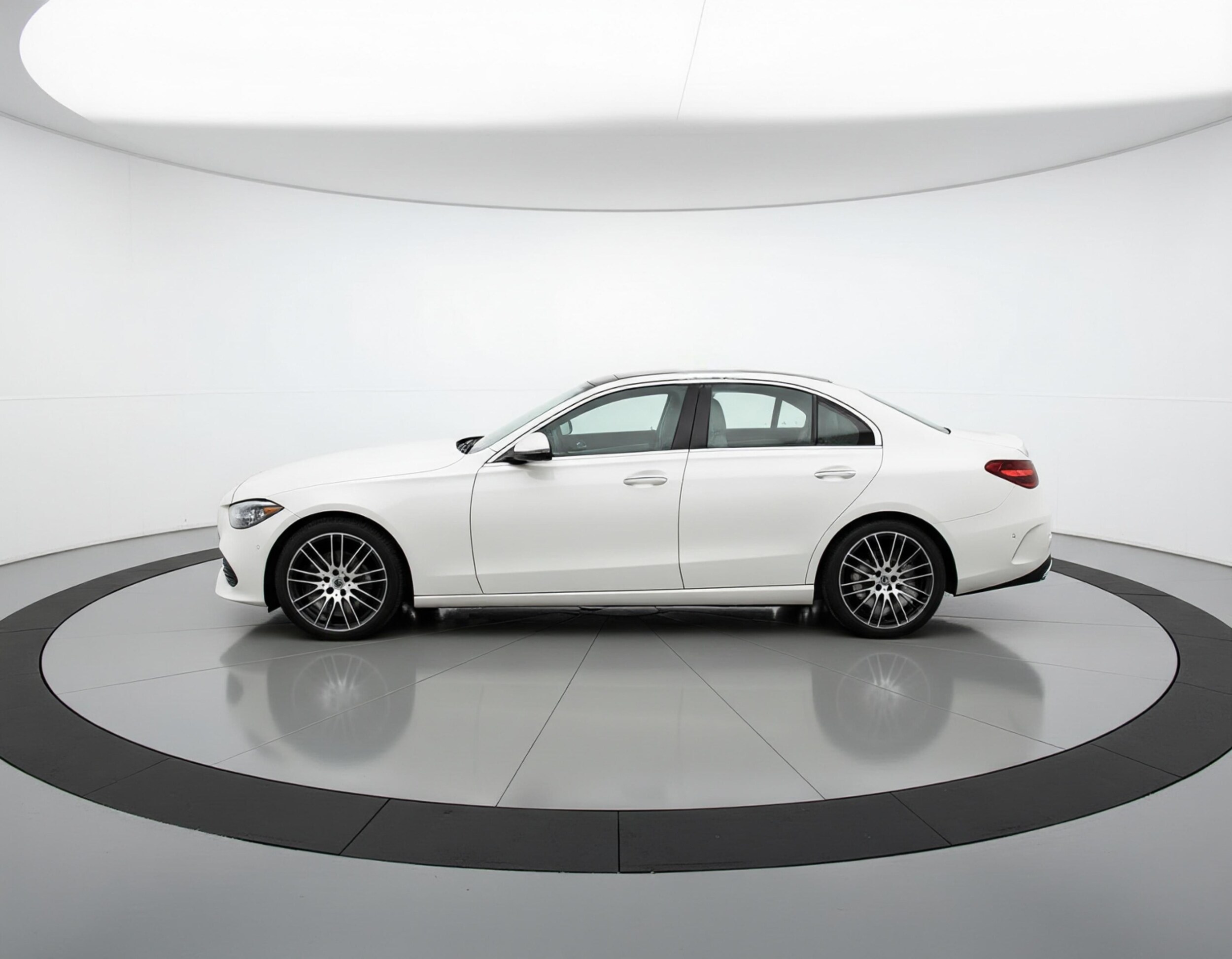 Thumbnail: 2024 Mercedes-Benz C-Class - 4