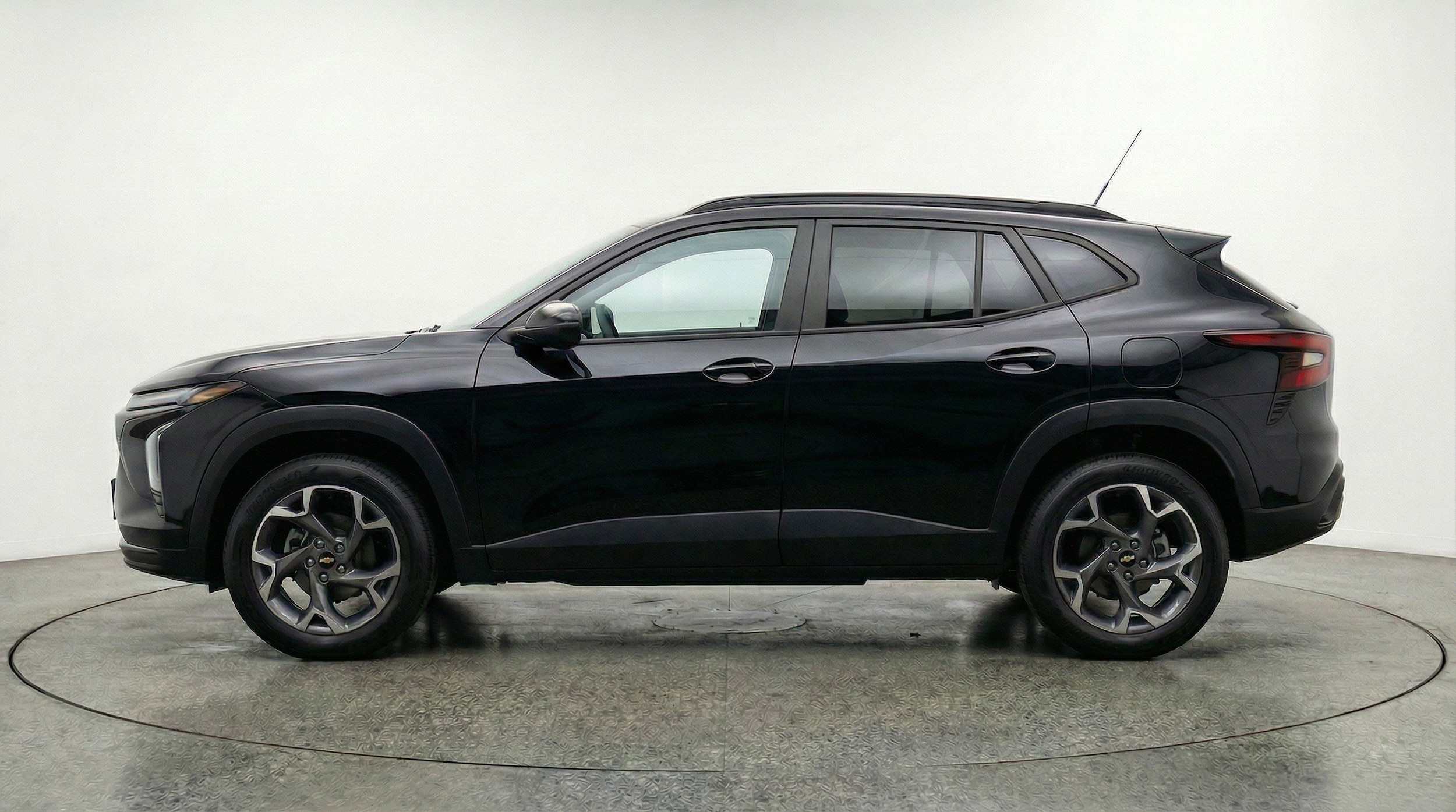 Thumbnail: 2025 Chevrolet Trax - 5