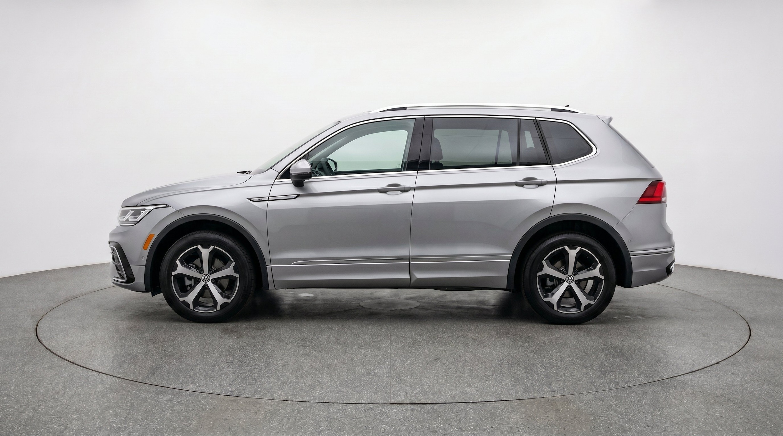 Thumbnail: 2026 Volkswagen Tiguan - 5