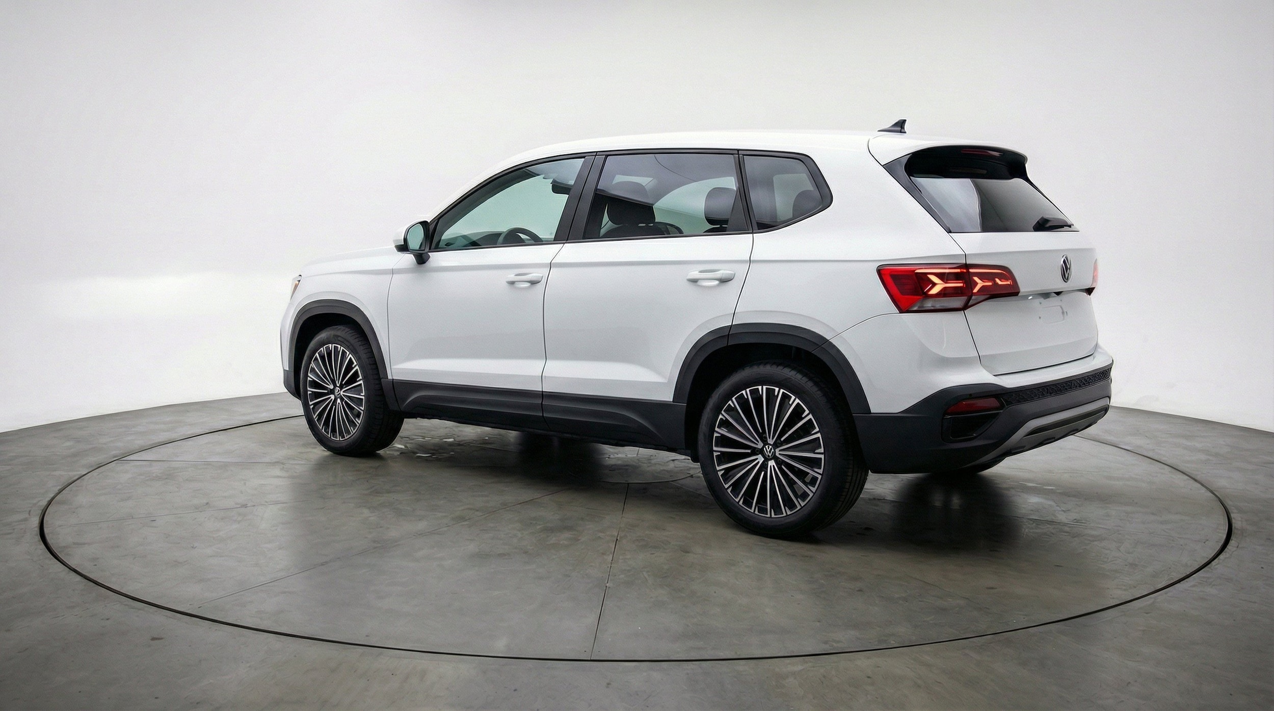 Thumbnail: 2025 Volkswagen Taos - 6