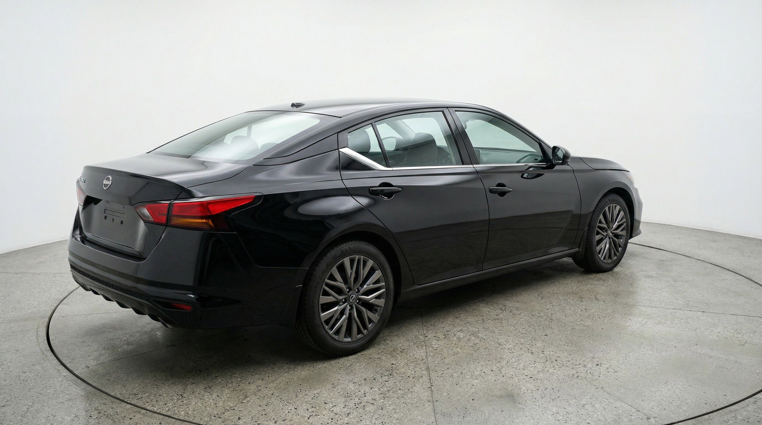 Thumbnail: 2025 Nissan Altima - 9