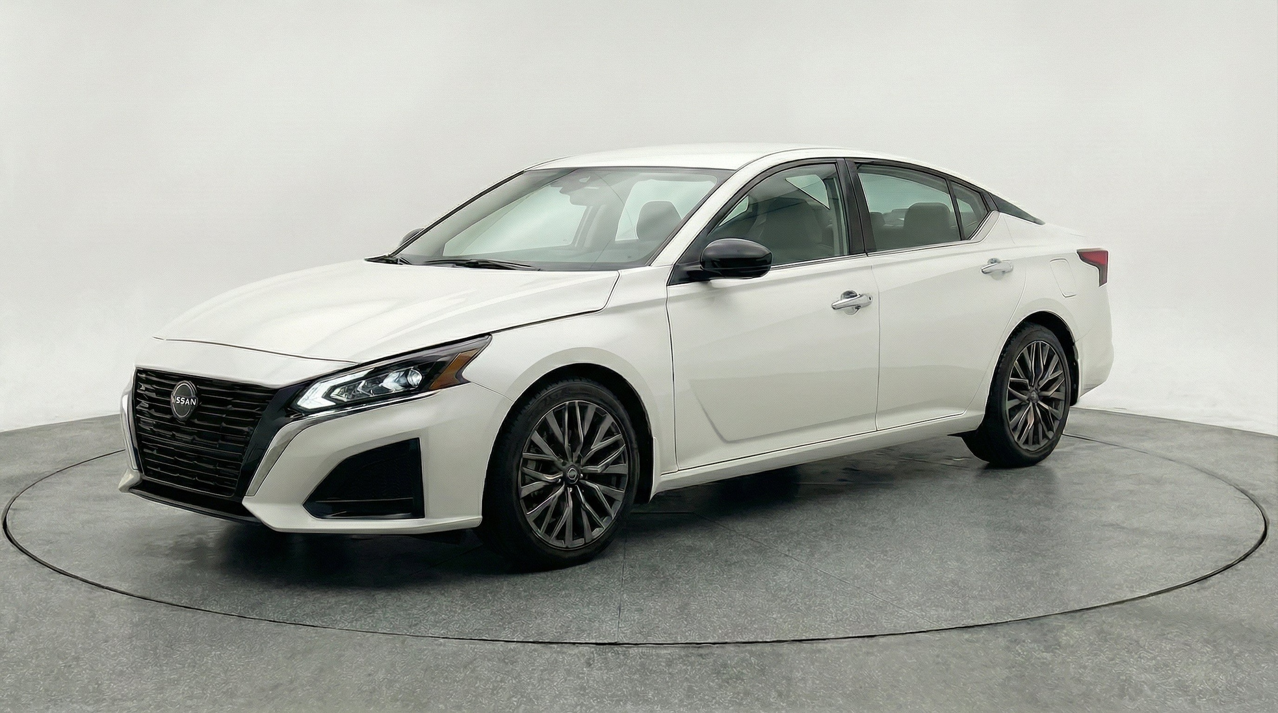 Thumbnail: 2025 Nissan Altima - 3