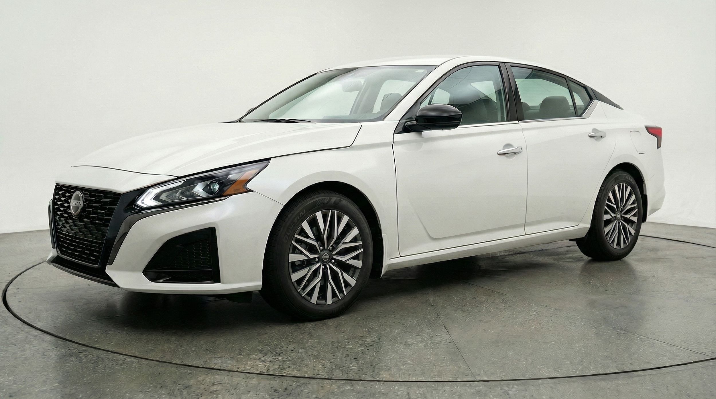 Thumbnail: 2025 Nissan Altima - 3