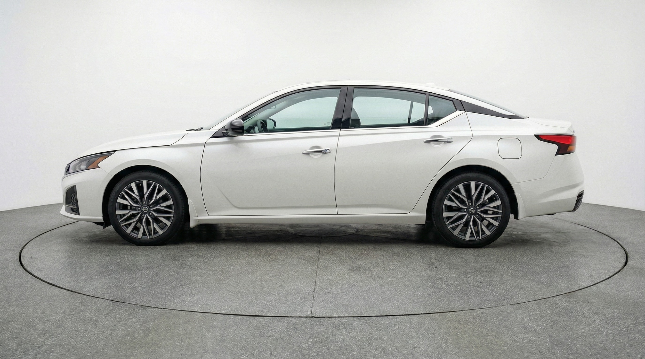 Thumbnail: 2025 Nissan Altima - 4