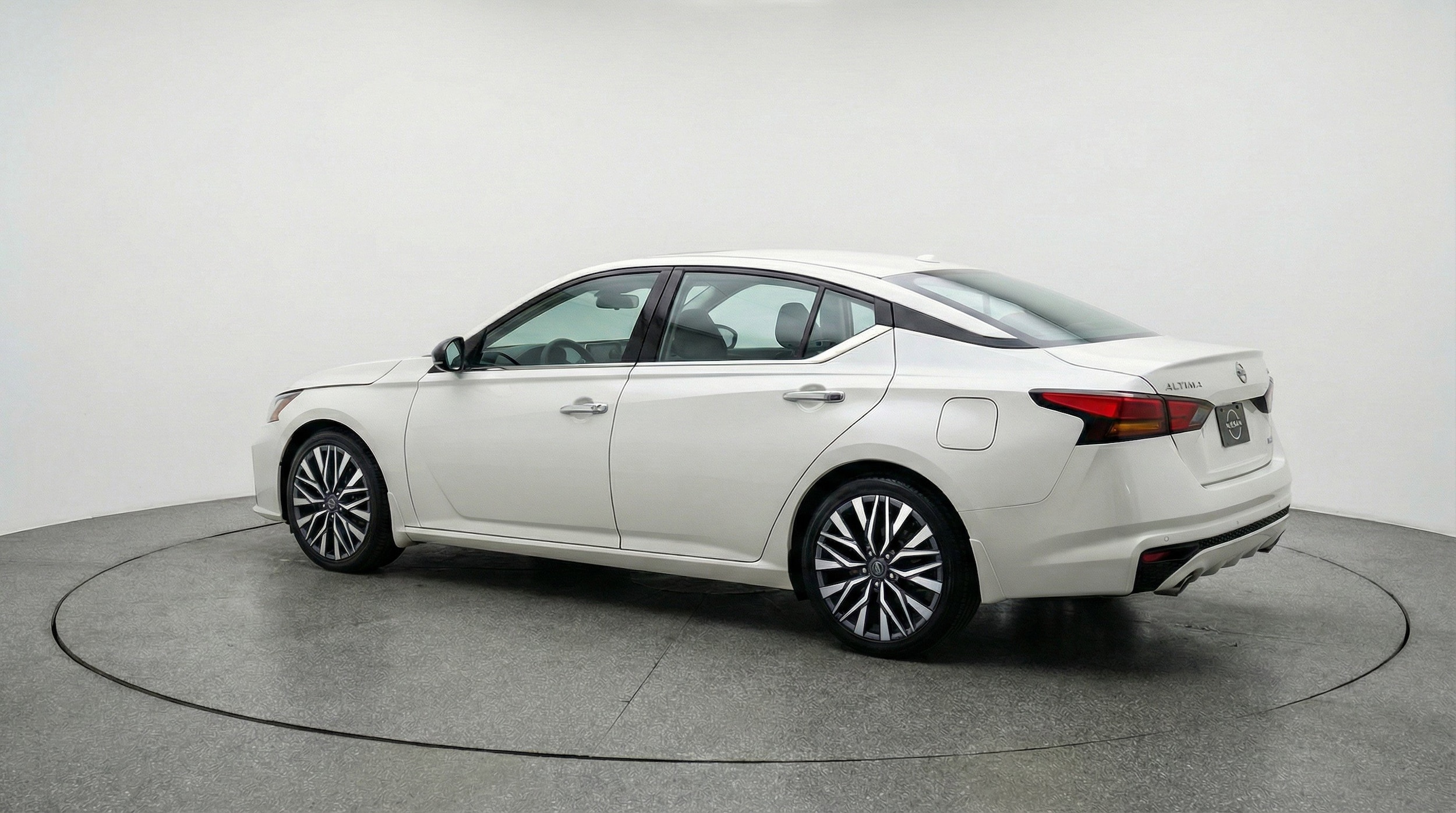 Thumbnail: 2025 Nissan Altima - 6