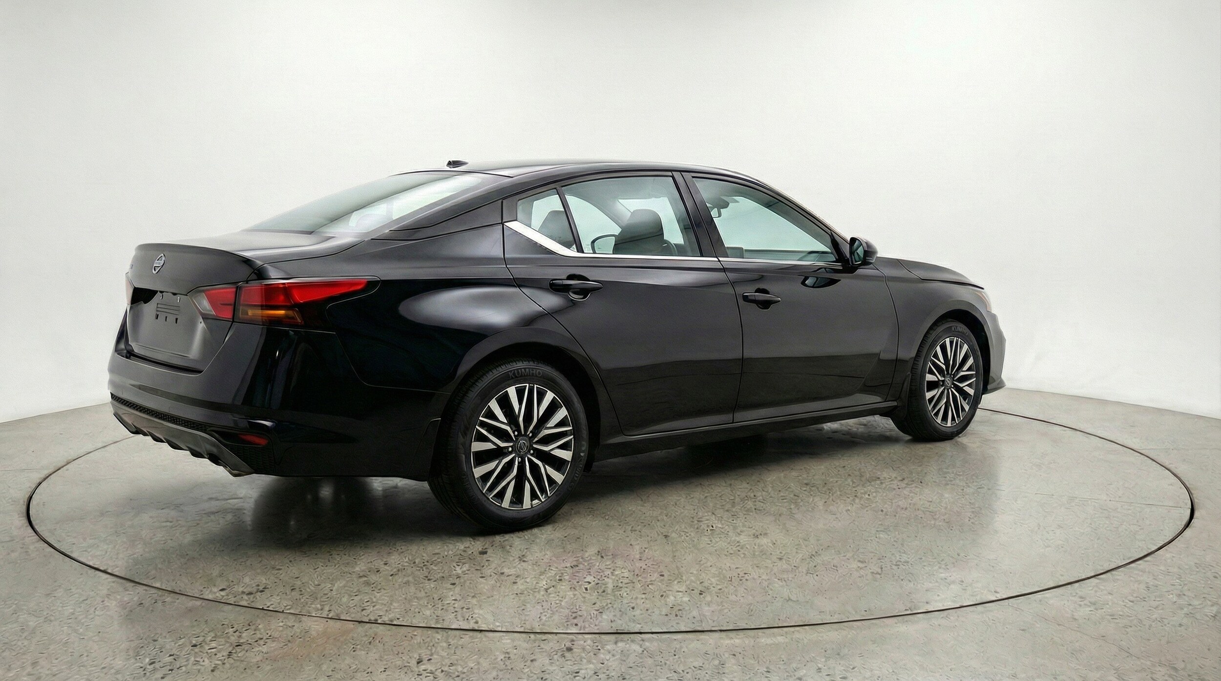 Thumbnail: 2025 Nissan Altima - 9