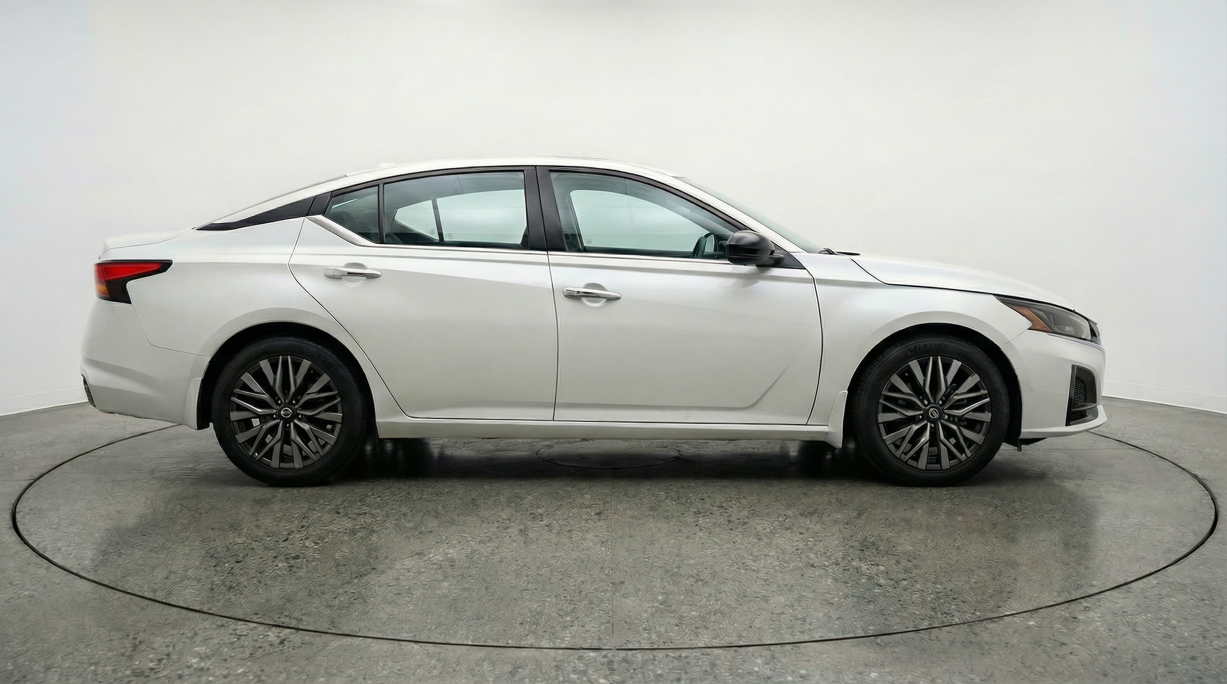 Thumbnail: 2025 Nissan Altima - 8