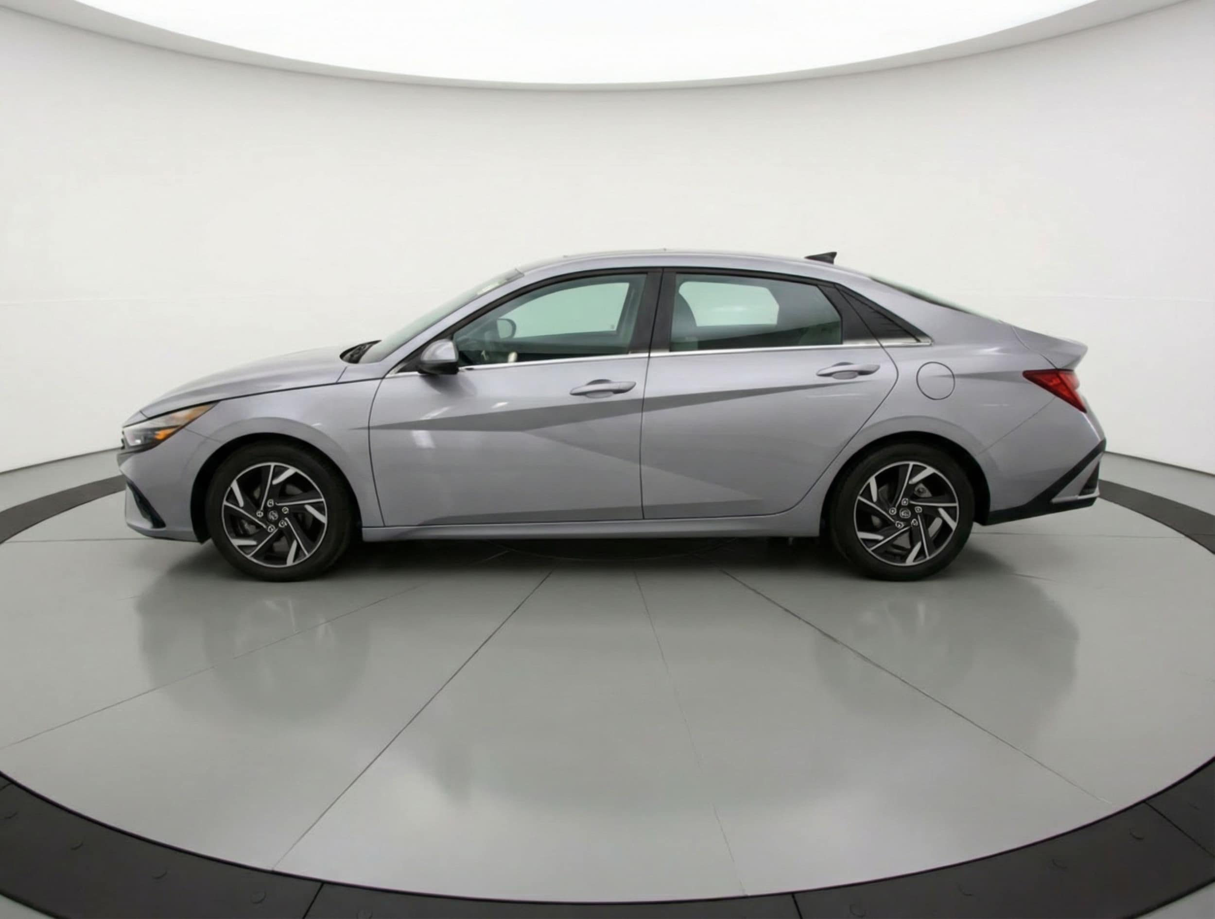 Thumbnail: 2025 Hyundai Elantra - 4