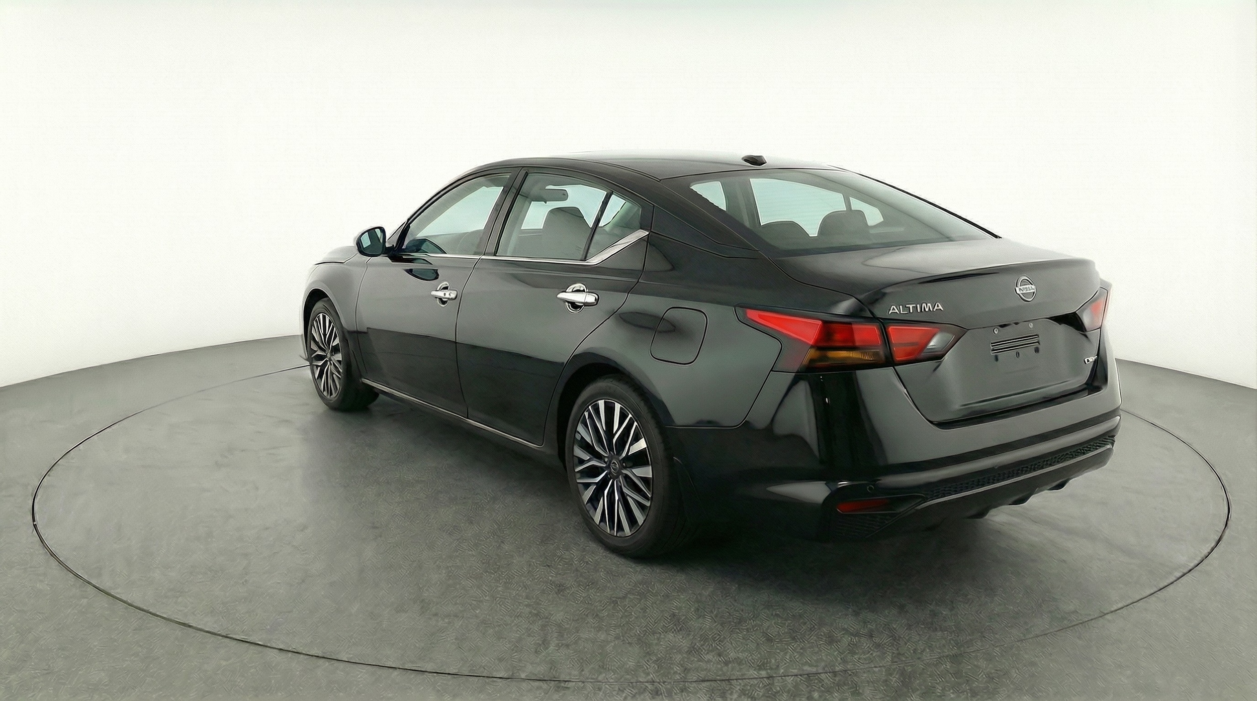 Thumbnail: 2025 Nissan Altima - 5