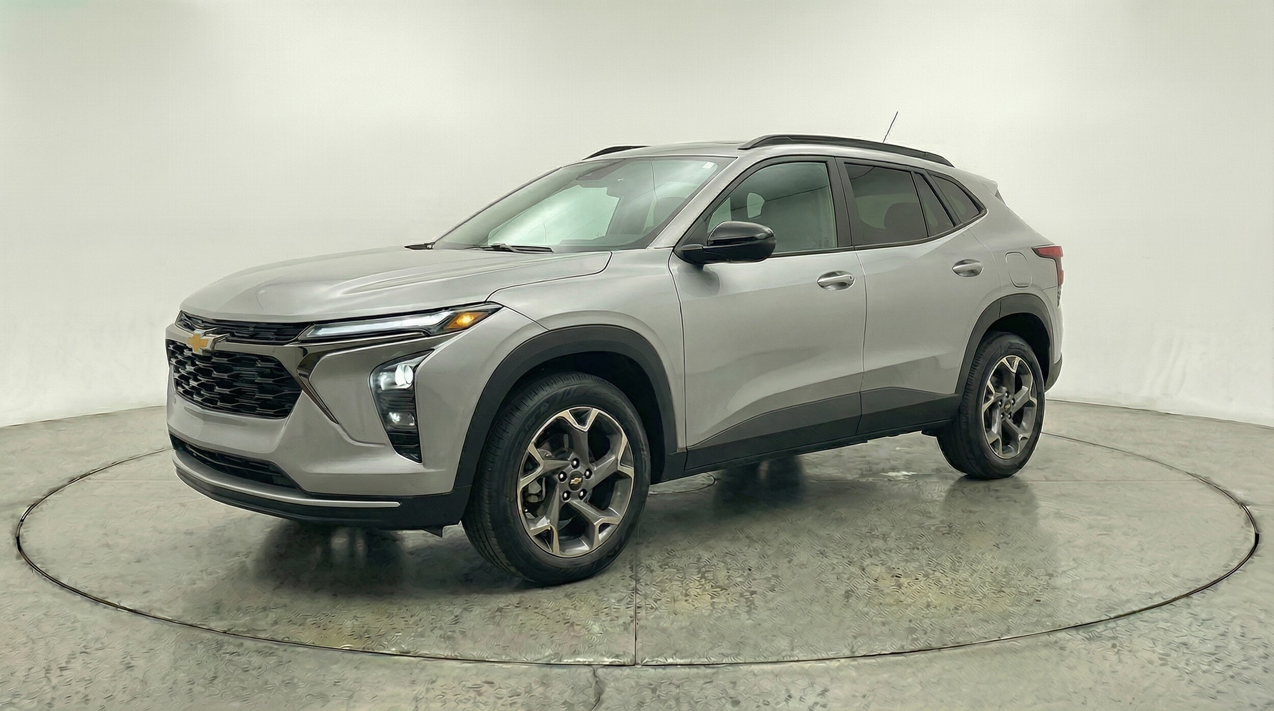 Thumbnail: 2025 Chevrolet Trax - 3