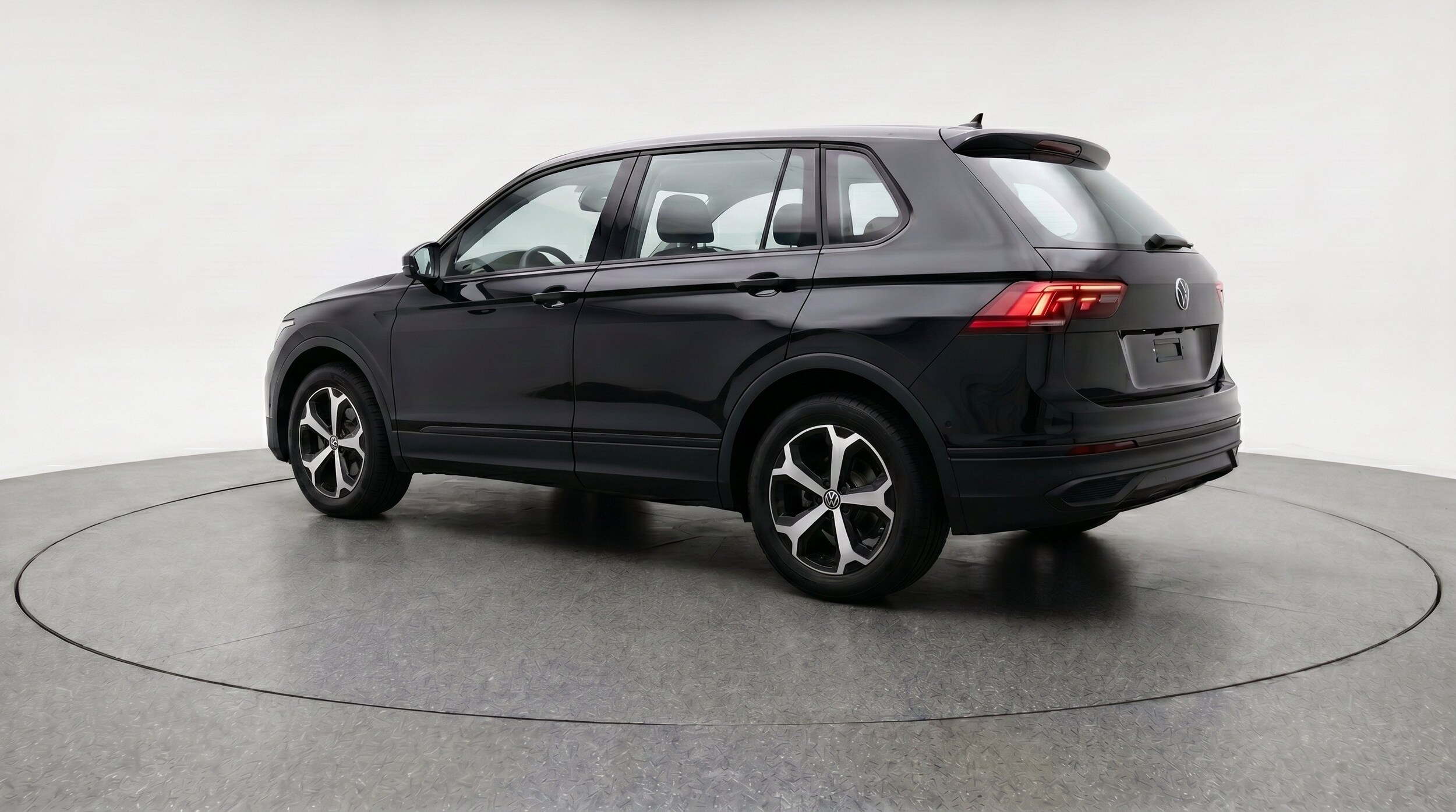 Thumbnail: 2026 Volkswagen Tiguan - 6