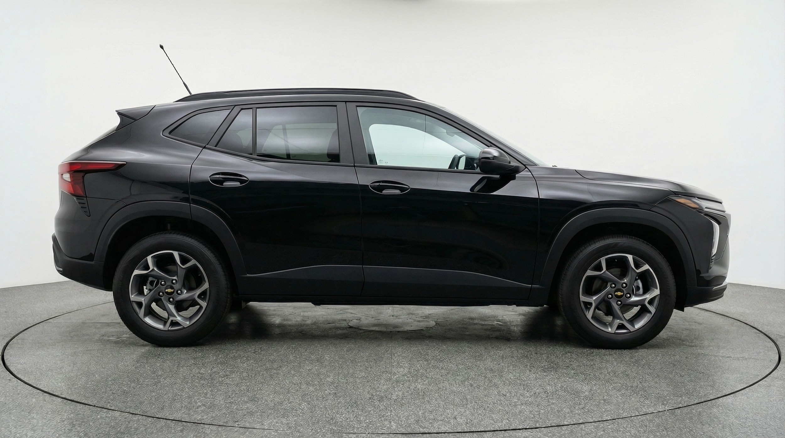 Thumbnail: 2025 Chevrolet Trax - 8