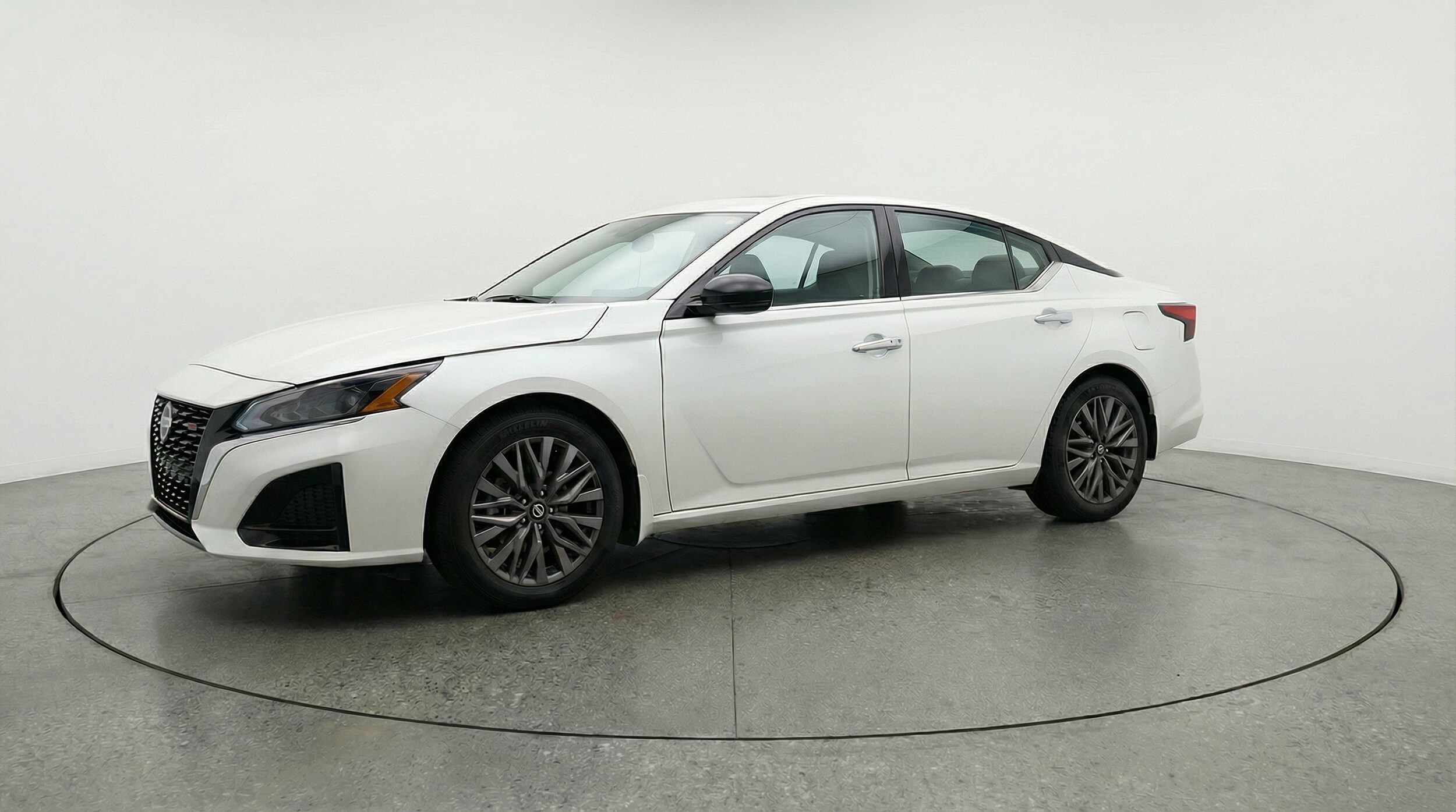 Thumbnail: 2025 Nissan Altima - 3