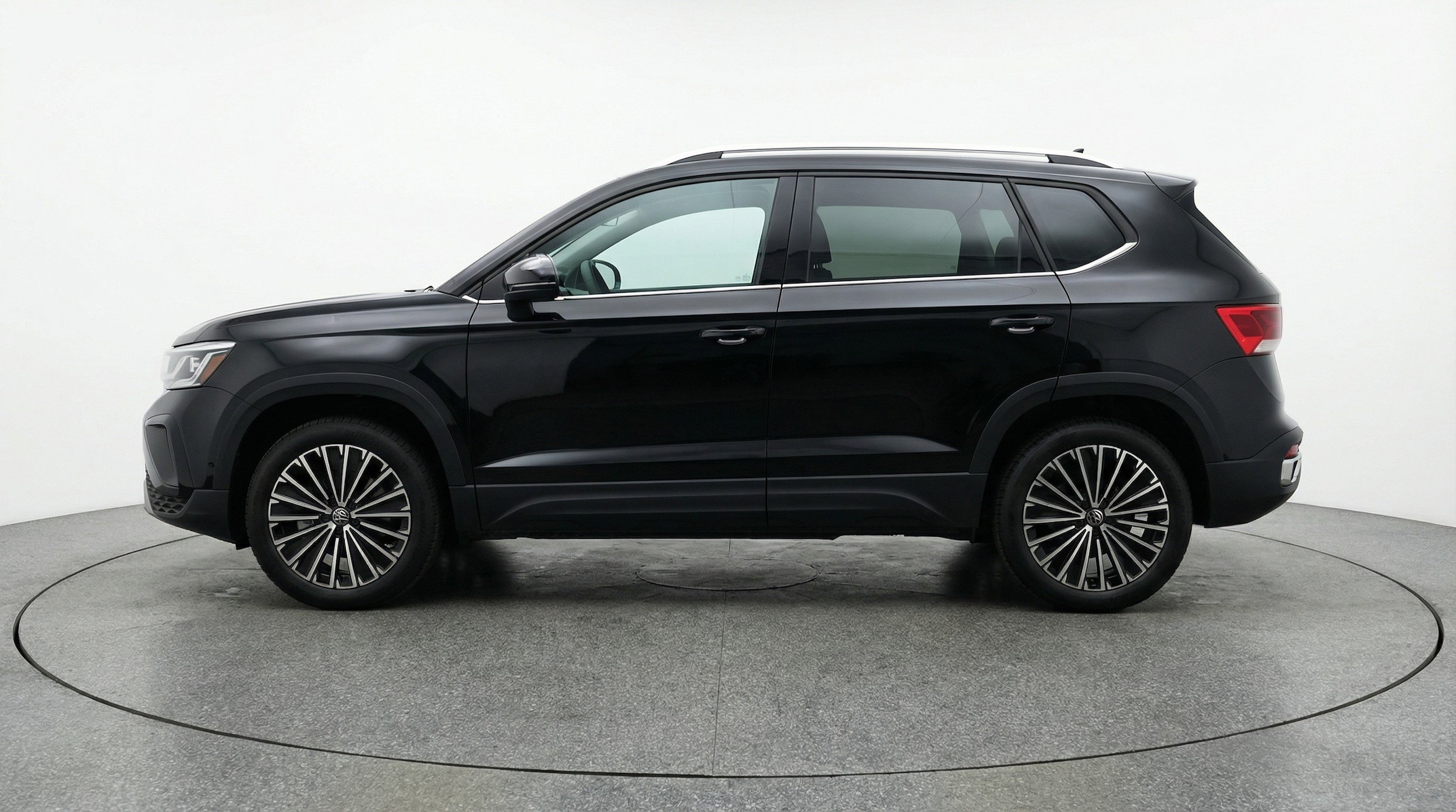 Thumbnail: 2025 Volkswagen Taos - 5