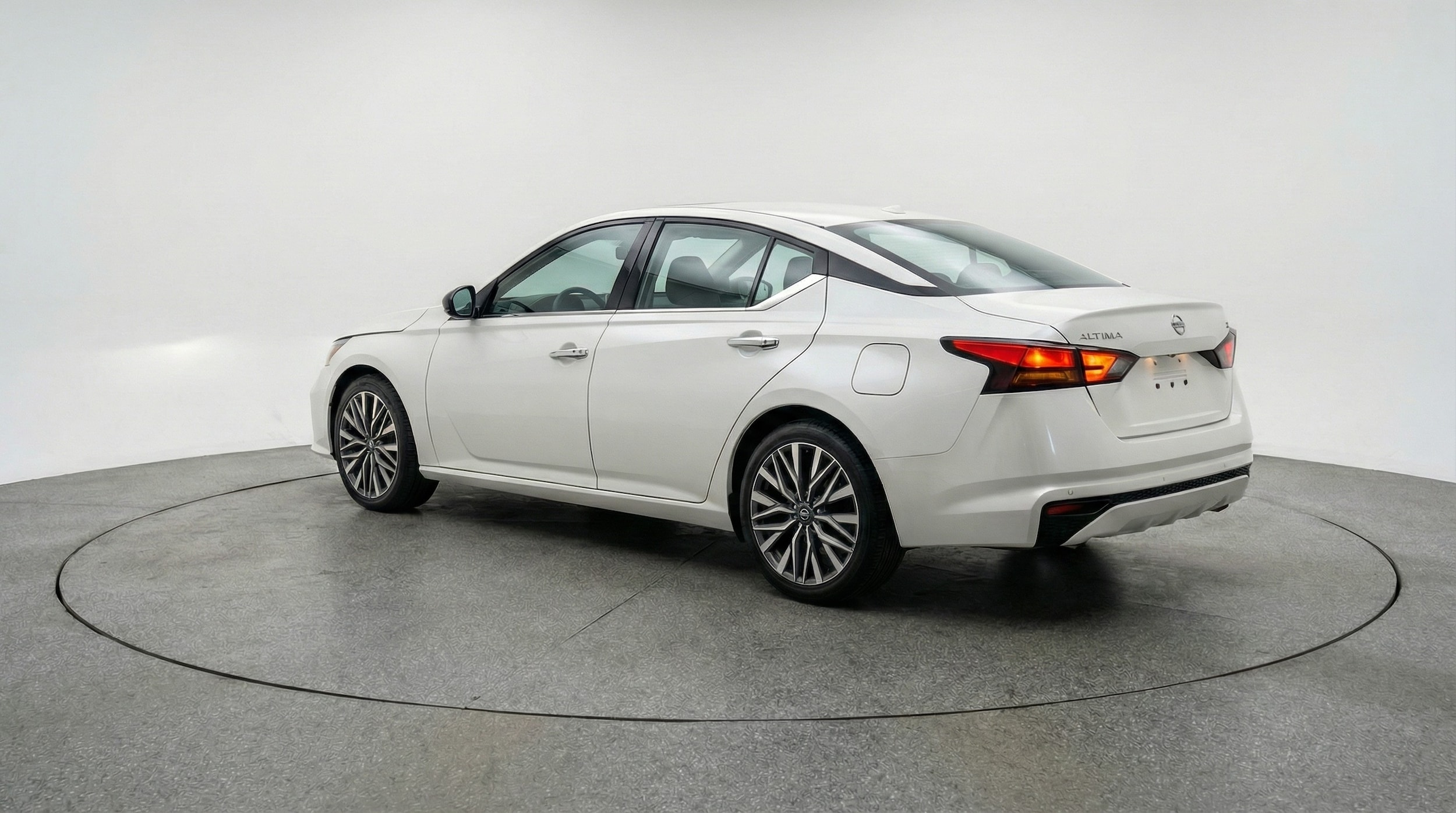 Thumbnail: 2025 Nissan Altima - 5