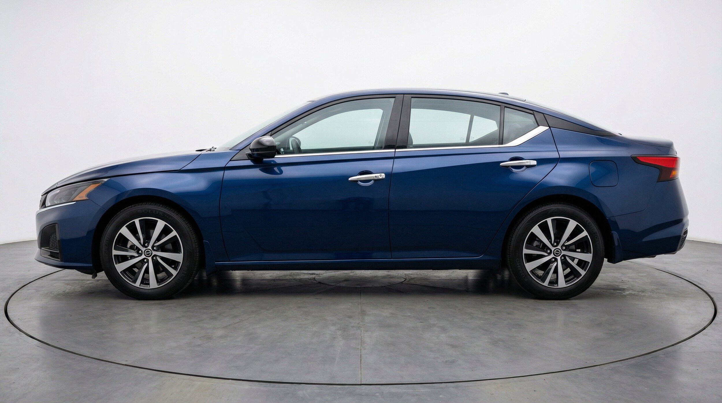 Thumbnail: 2025 Nissan Altima - 5