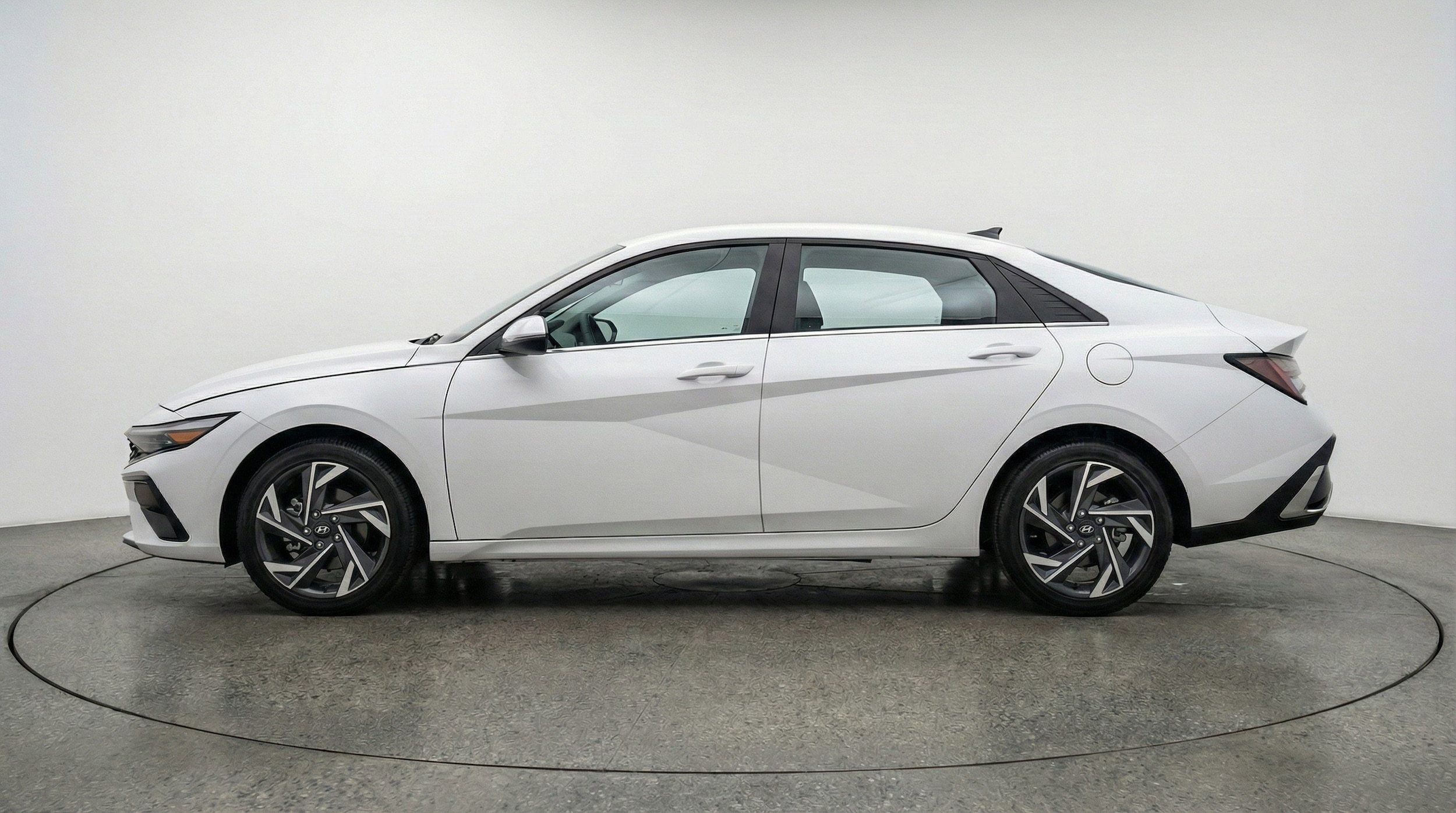 Thumbnail: 2025 Hyundai Elantra - 5