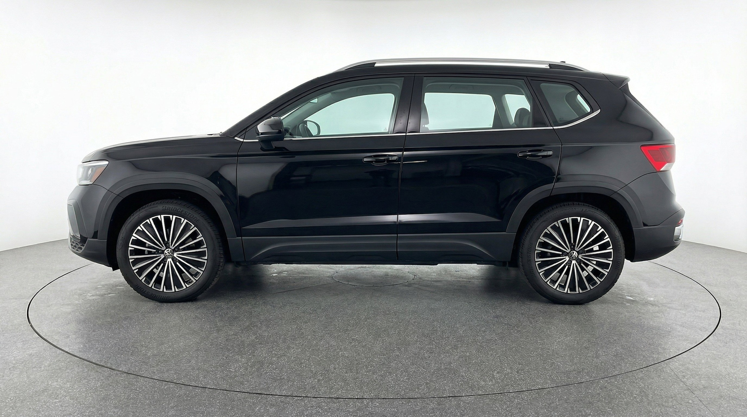 Thumbnail: 2025 Volkswagen Taos - 5