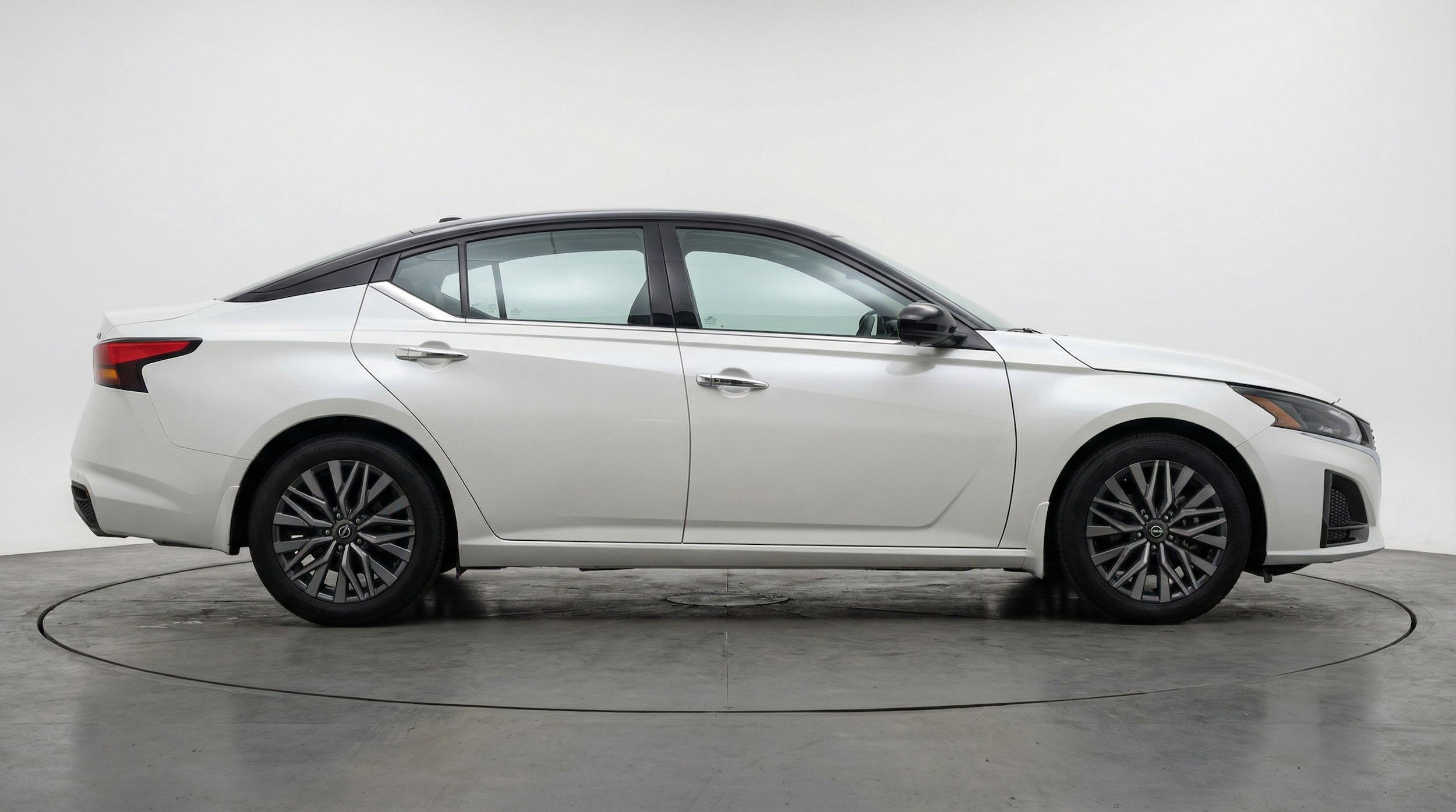 Thumbnail: 2025 Nissan Altima - 8