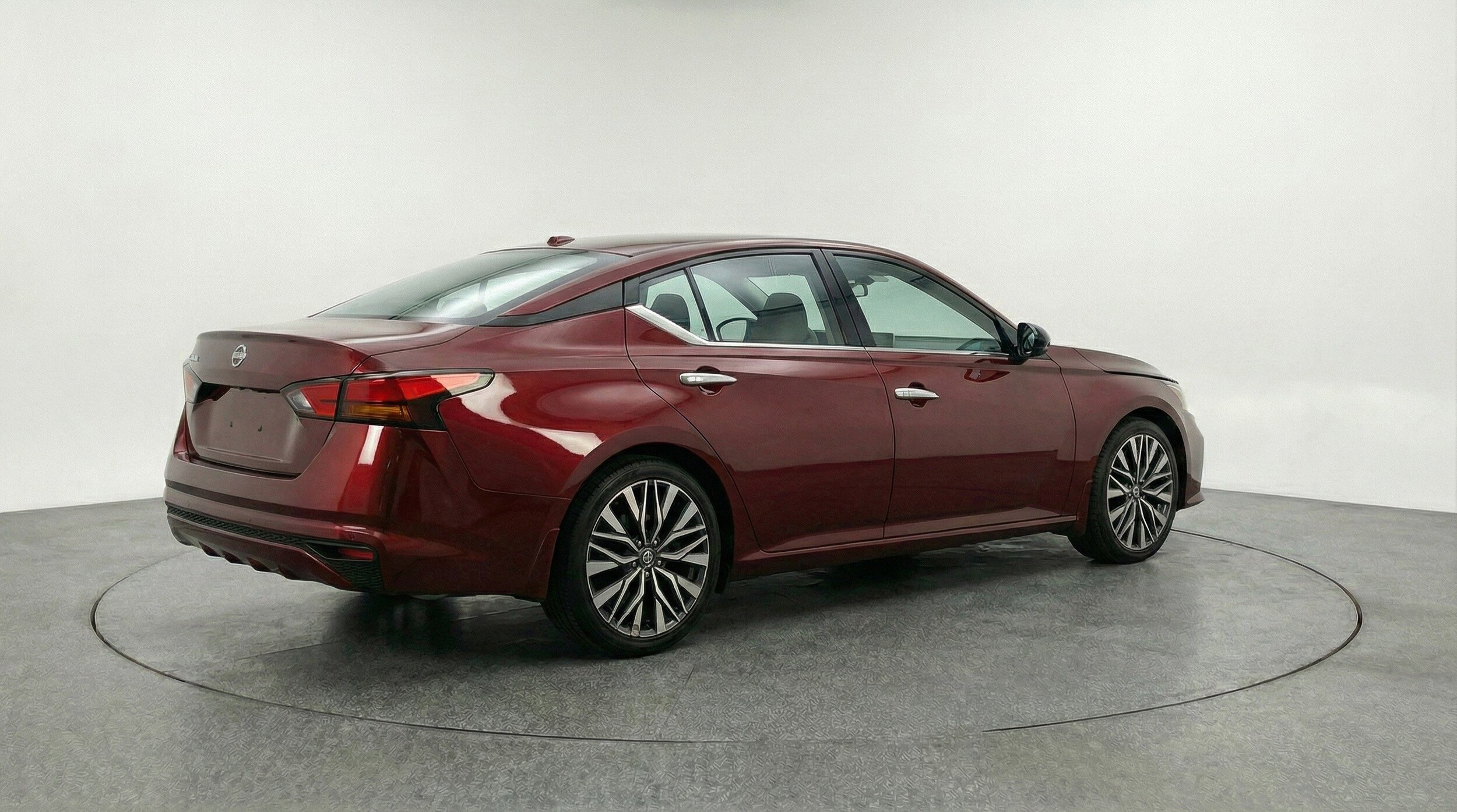 Thumbnail: 2025 Nissan Altima - 9