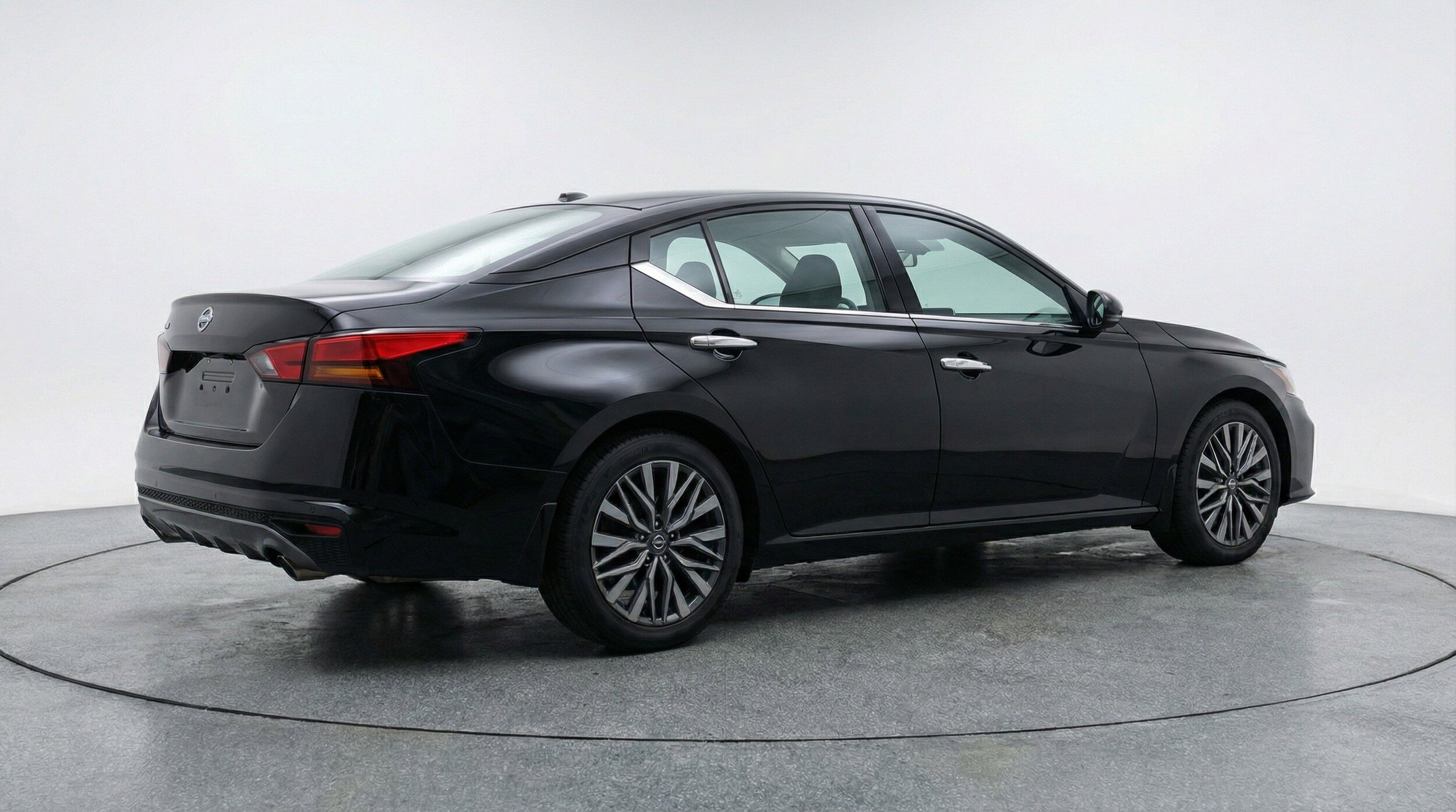 Thumbnail: 2025 Nissan Altima - 9