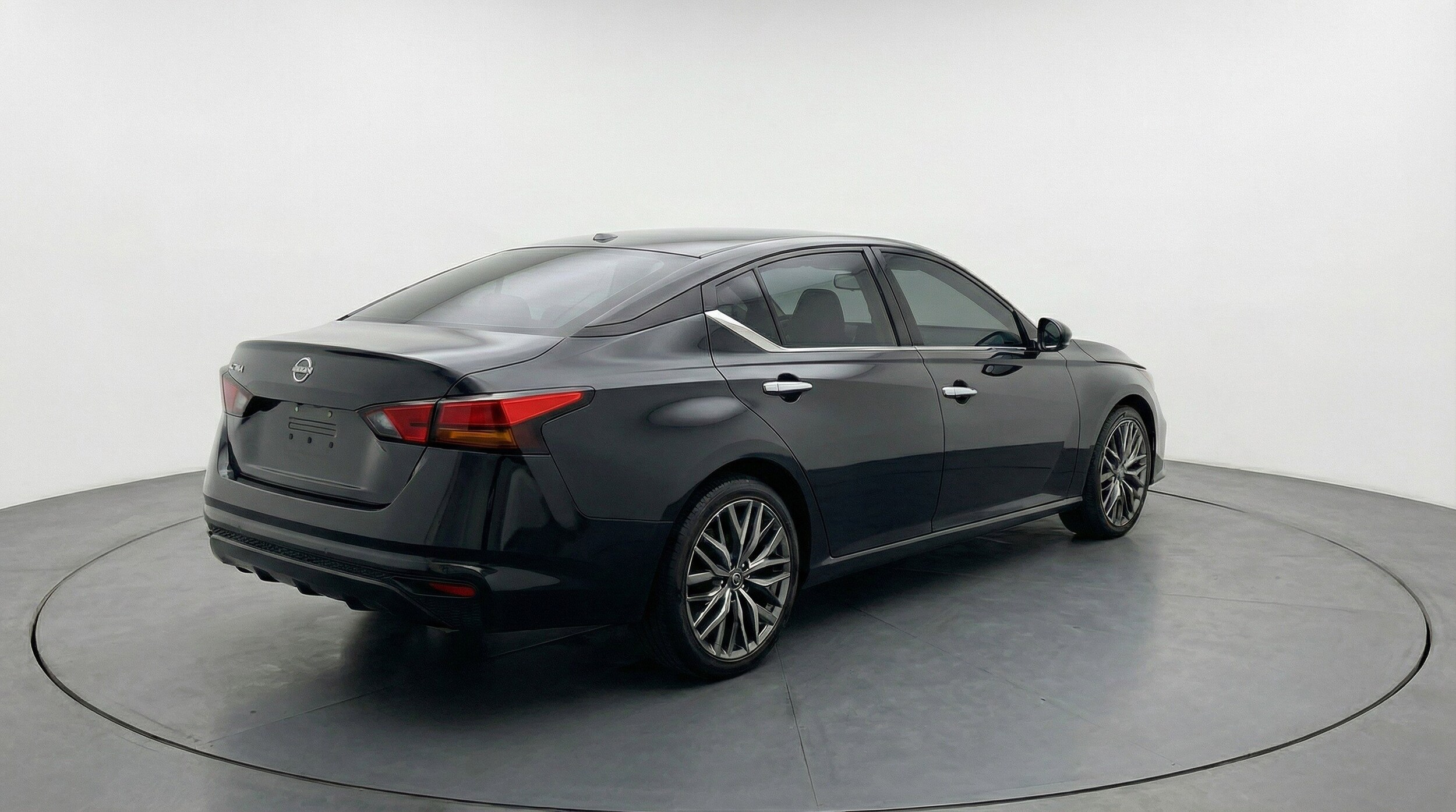 Thumbnail: 2025 Nissan Altima - 9