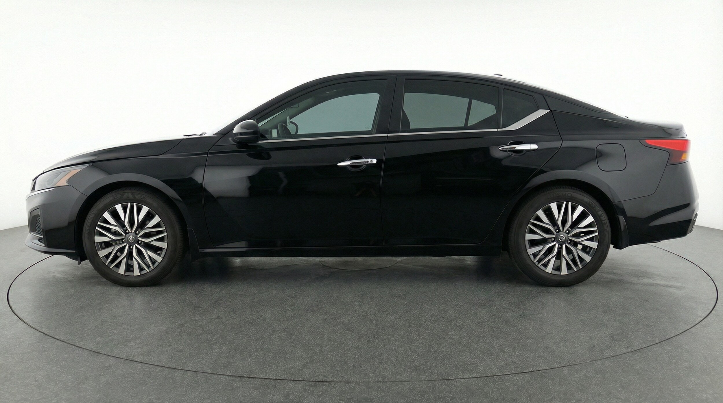 Thumbnail: 2025 Nissan Altima - 4