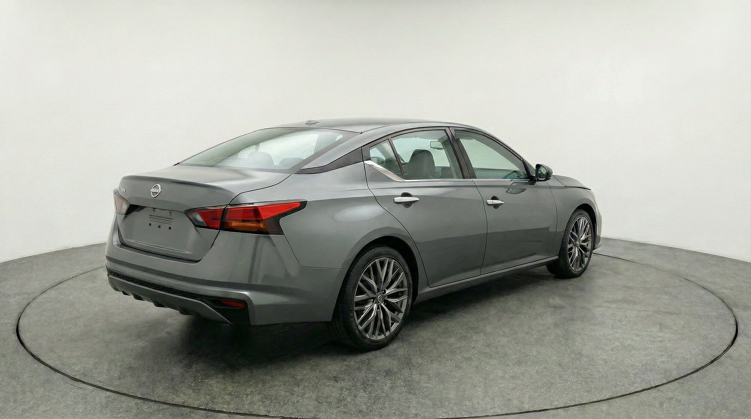 Thumbnail: 2025 Nissan Altima - 9