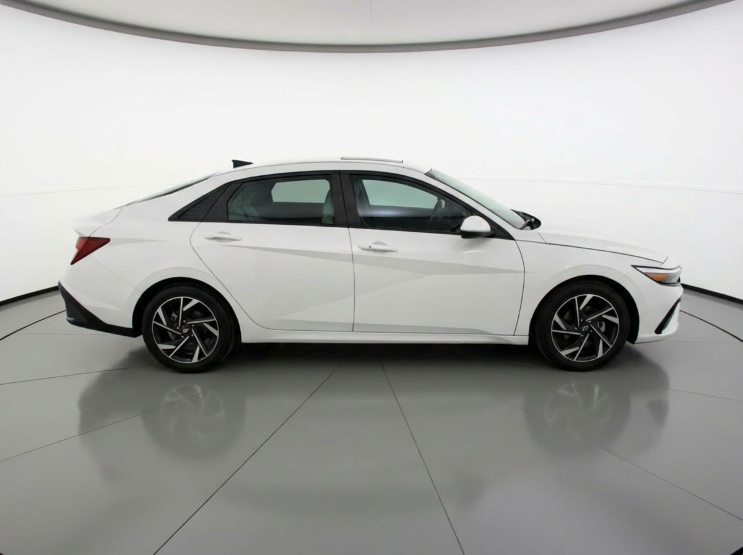Thumbnail: 2025 Hyundai Elantra - 10