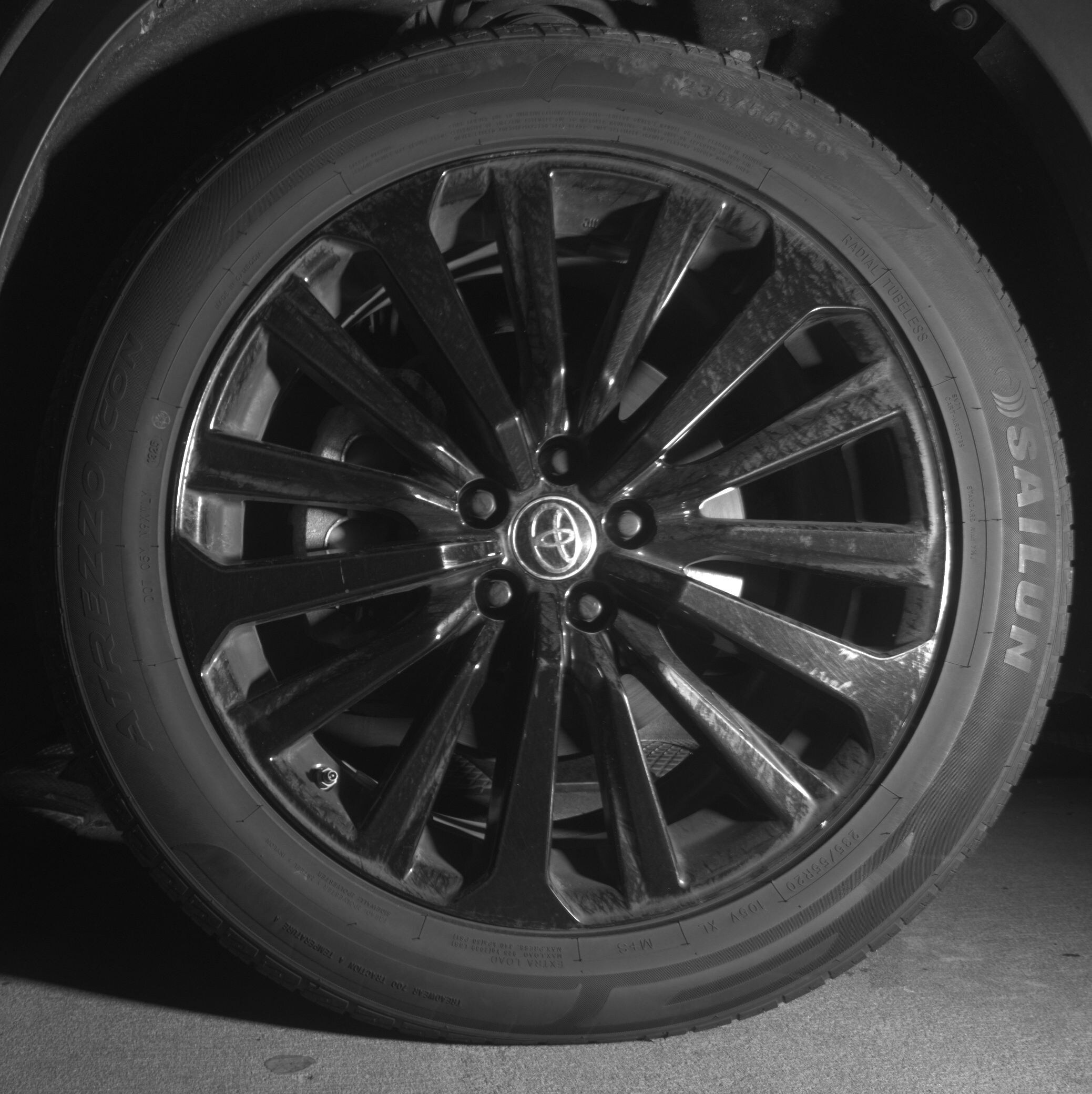 Thumbnail: 2024 Toyota Highlander - 9