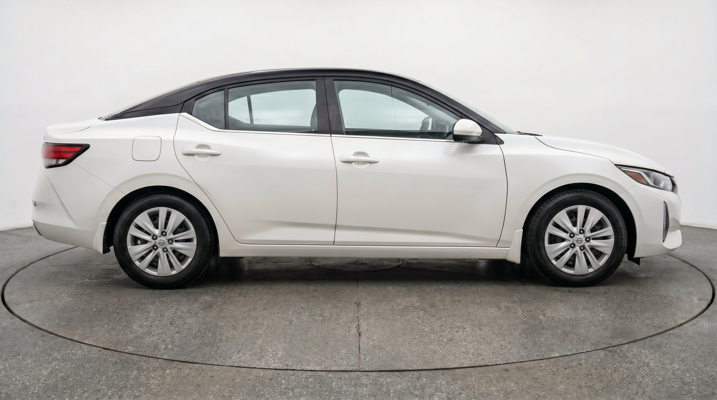 Thumbnail: 2025 Nissan Sentra - 11